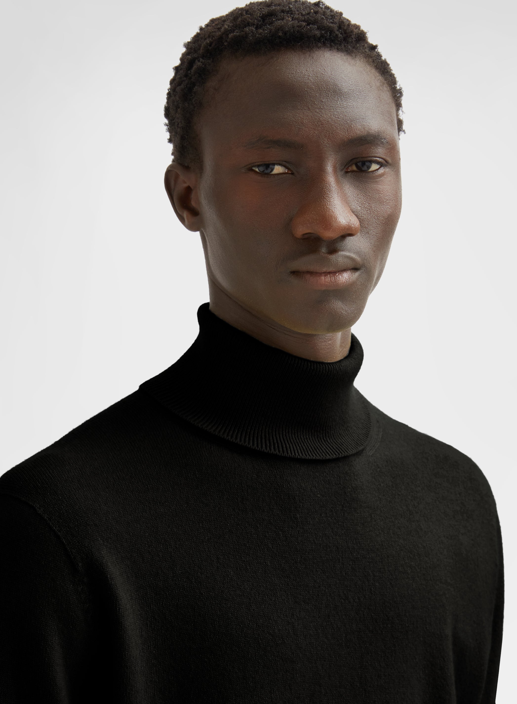 CASHMERE JERSEY TURTLENECK