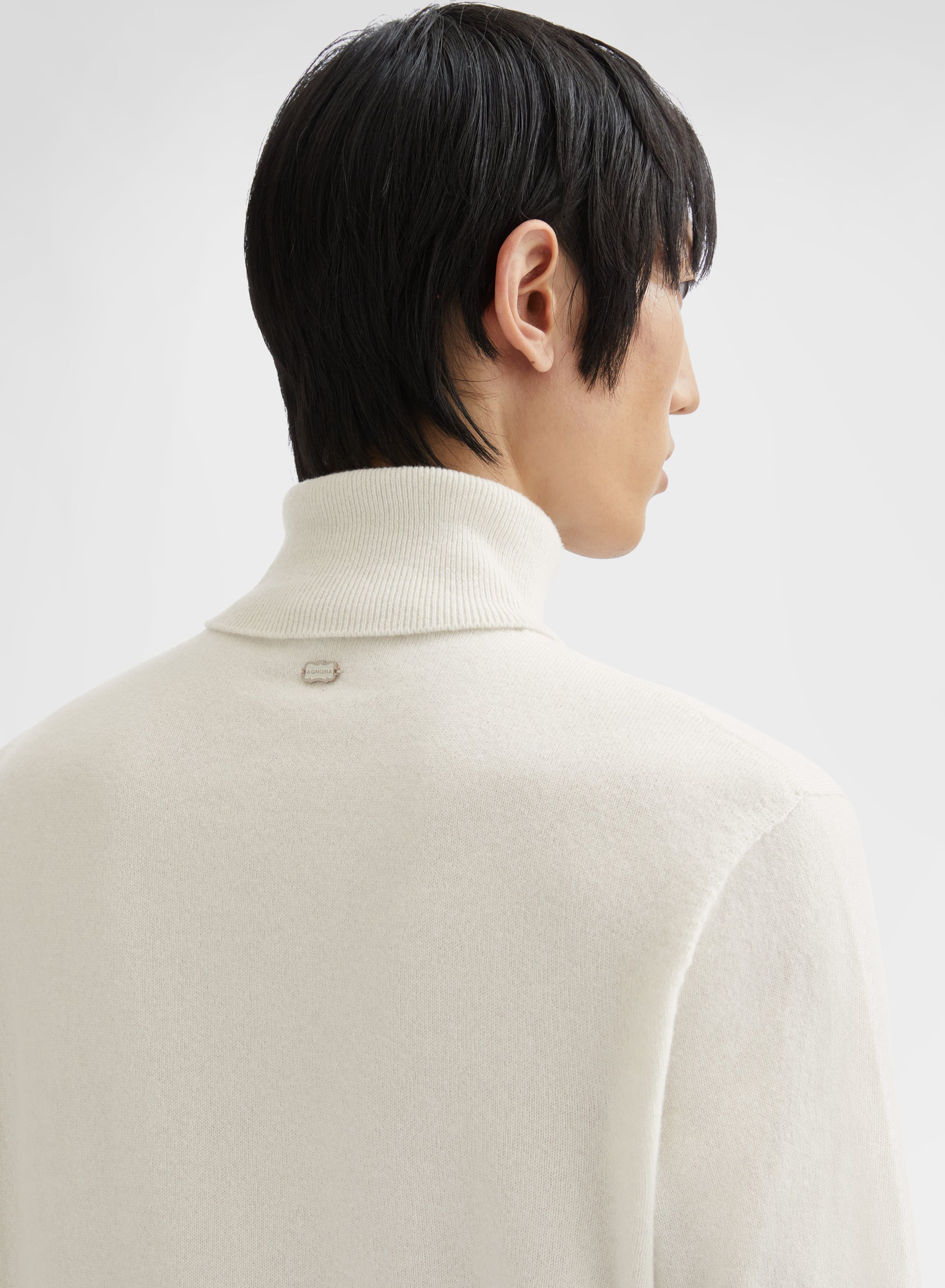 CASHMERE JERSEY TURTLENECK