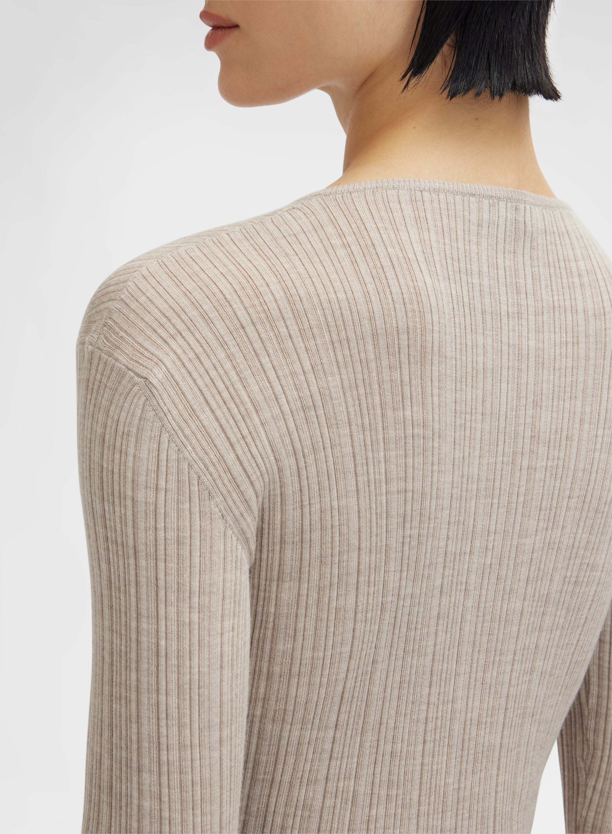 CASHMERE SILK MICRO PLISSÉ V NECK CHANTILLY
