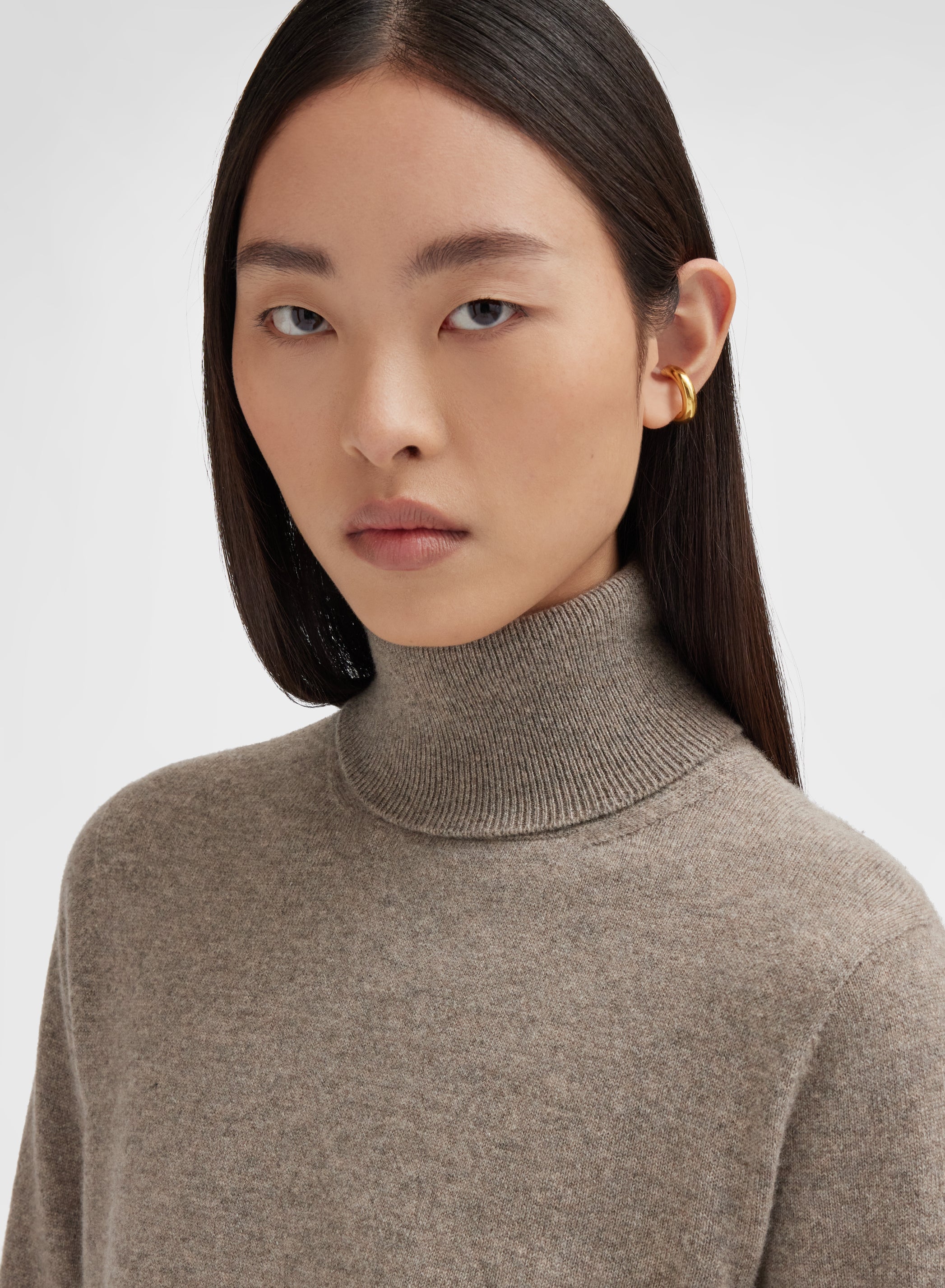 LONG SLEEVE TURTLE NECK CASHMERE RASATO SESAME