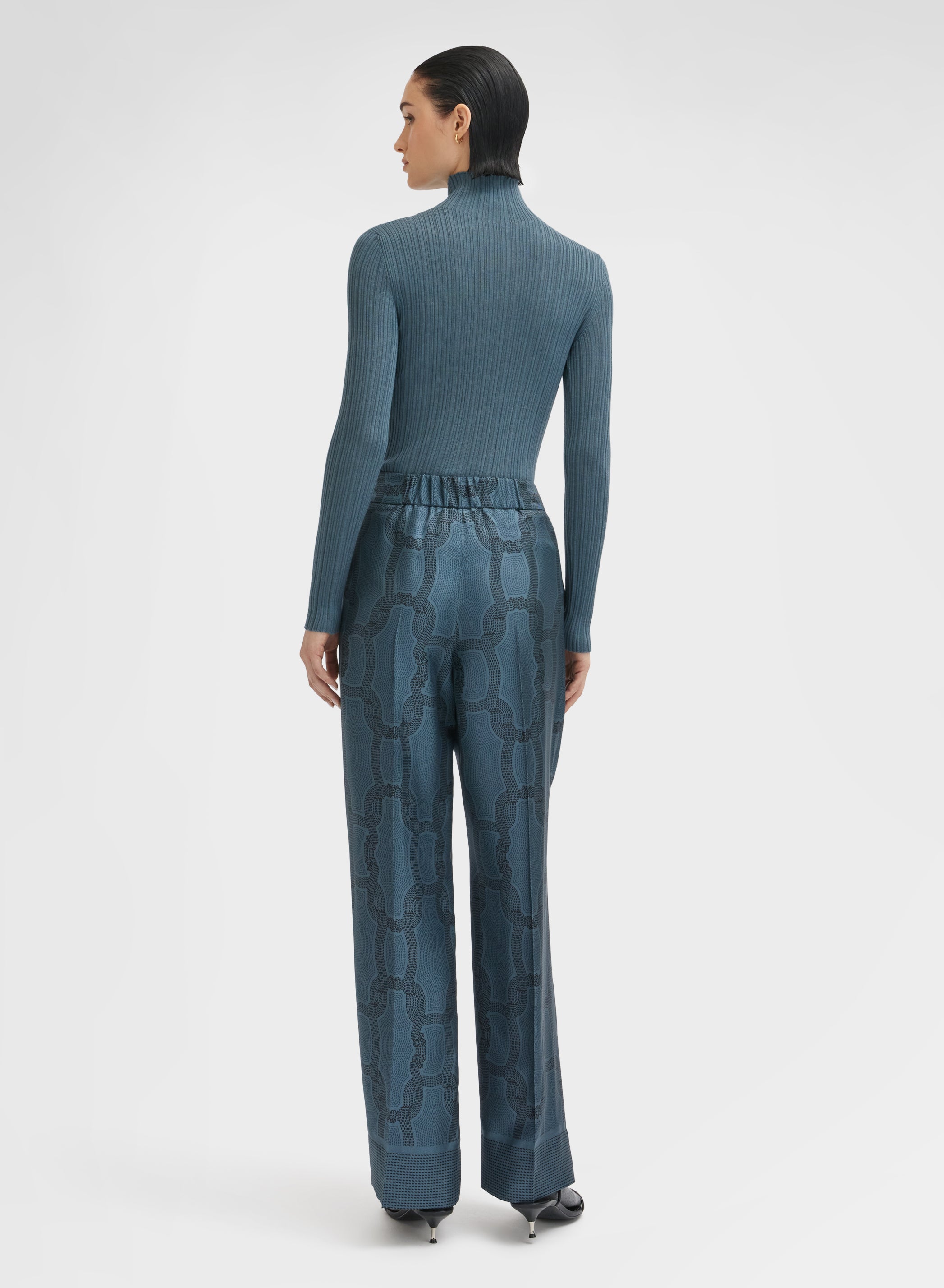 CASHMERE SILK MICRO PLISSÉ MOCK NECK PETROL
