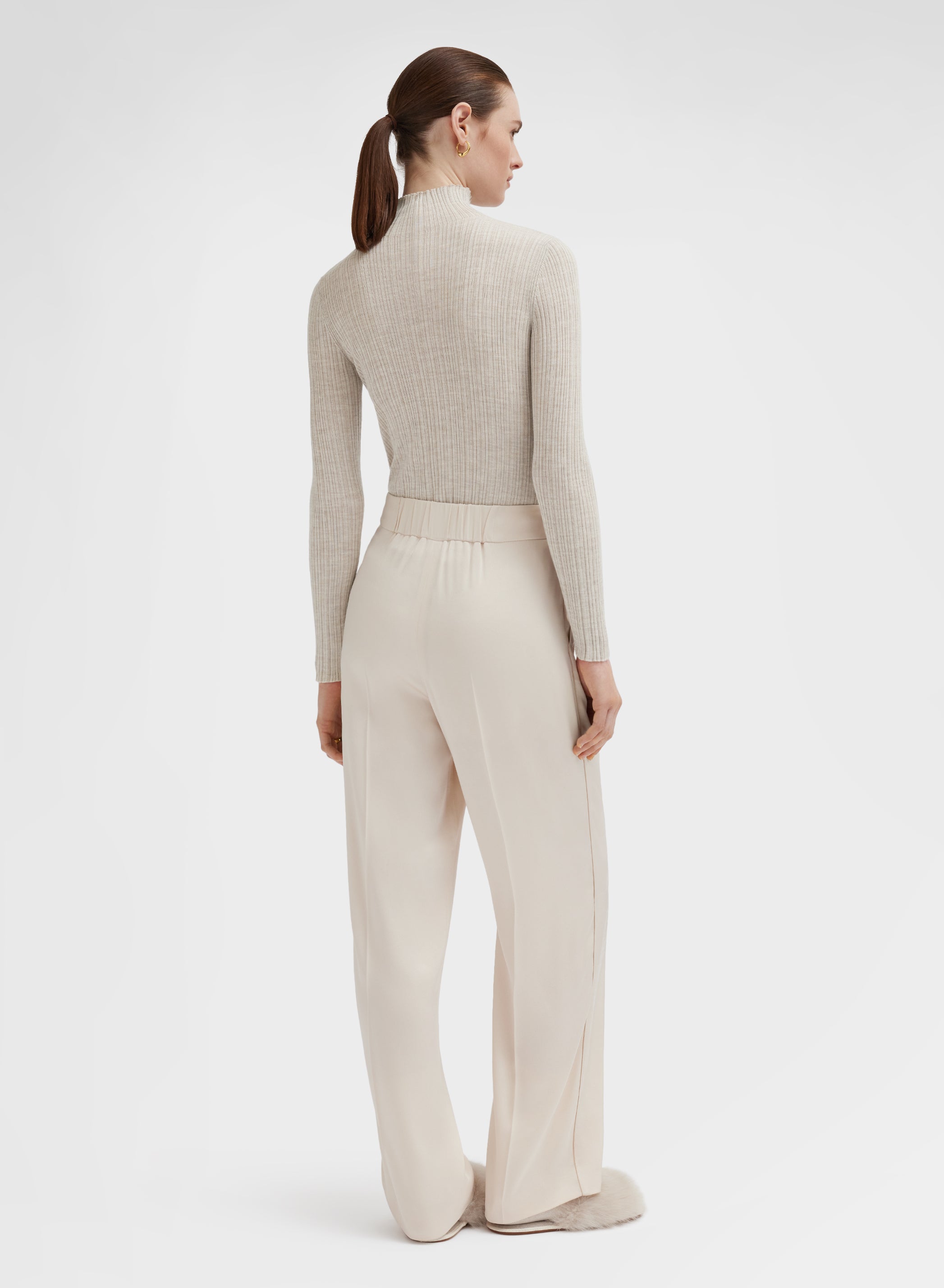 CASHMERE SILK MICRO PLISSÉ MOCK NECK CHANTILLY