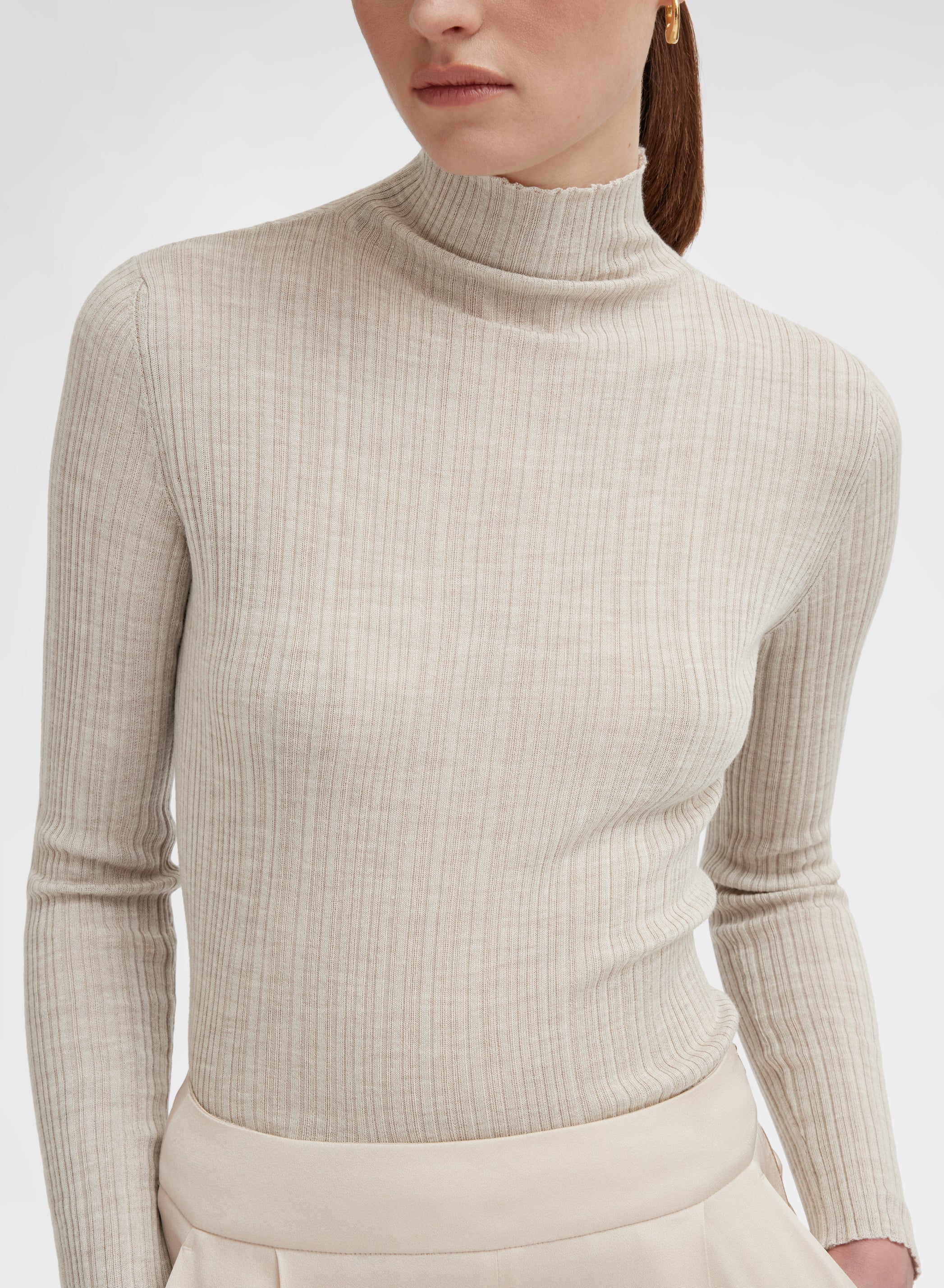 CASHMERE SILK MICRO PLISSÉ MOCK NECK CHANTILLY