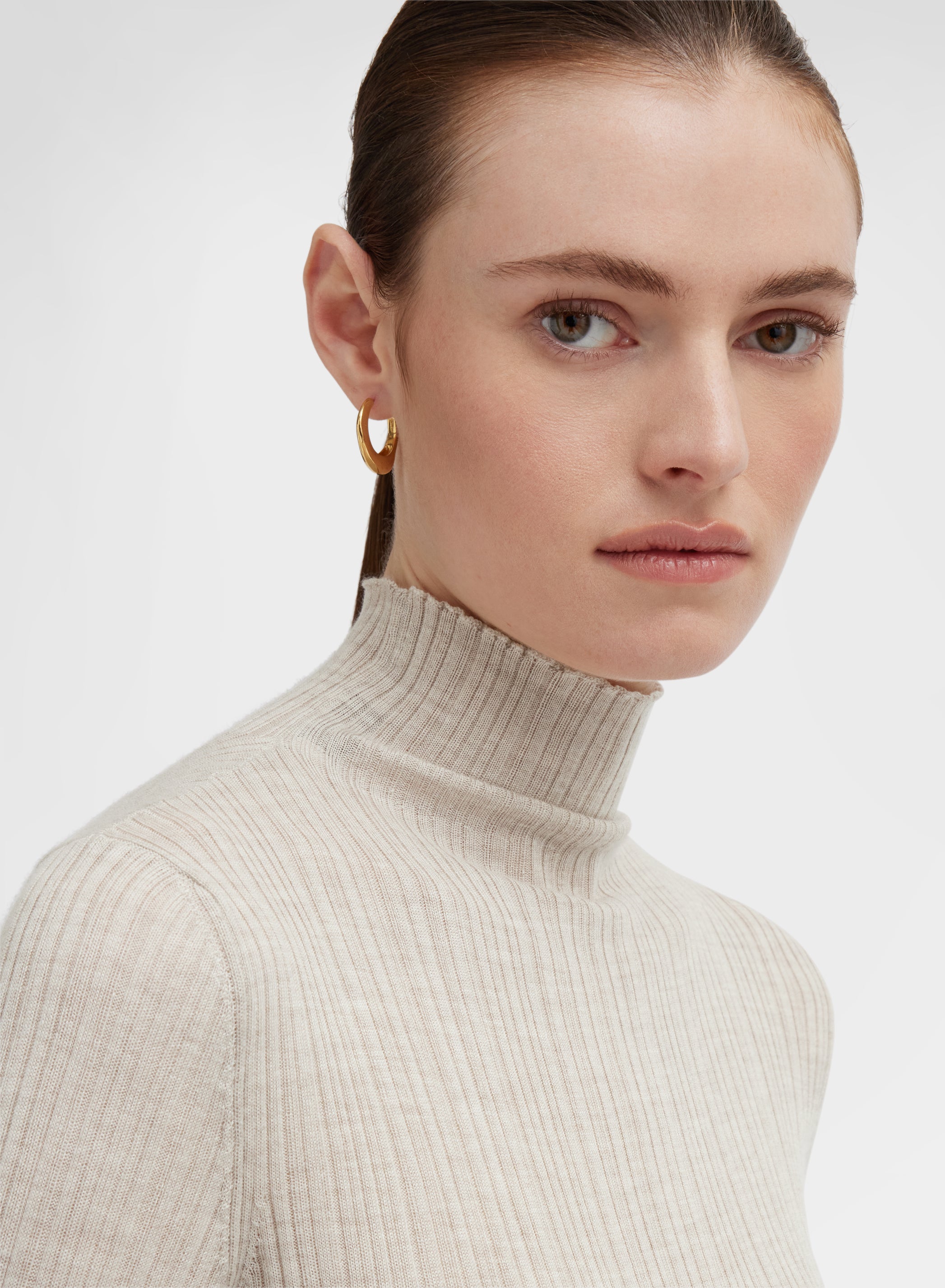 CASHMERE SILK MICRO PLISSÉ MOCK NECK CHANTILLY