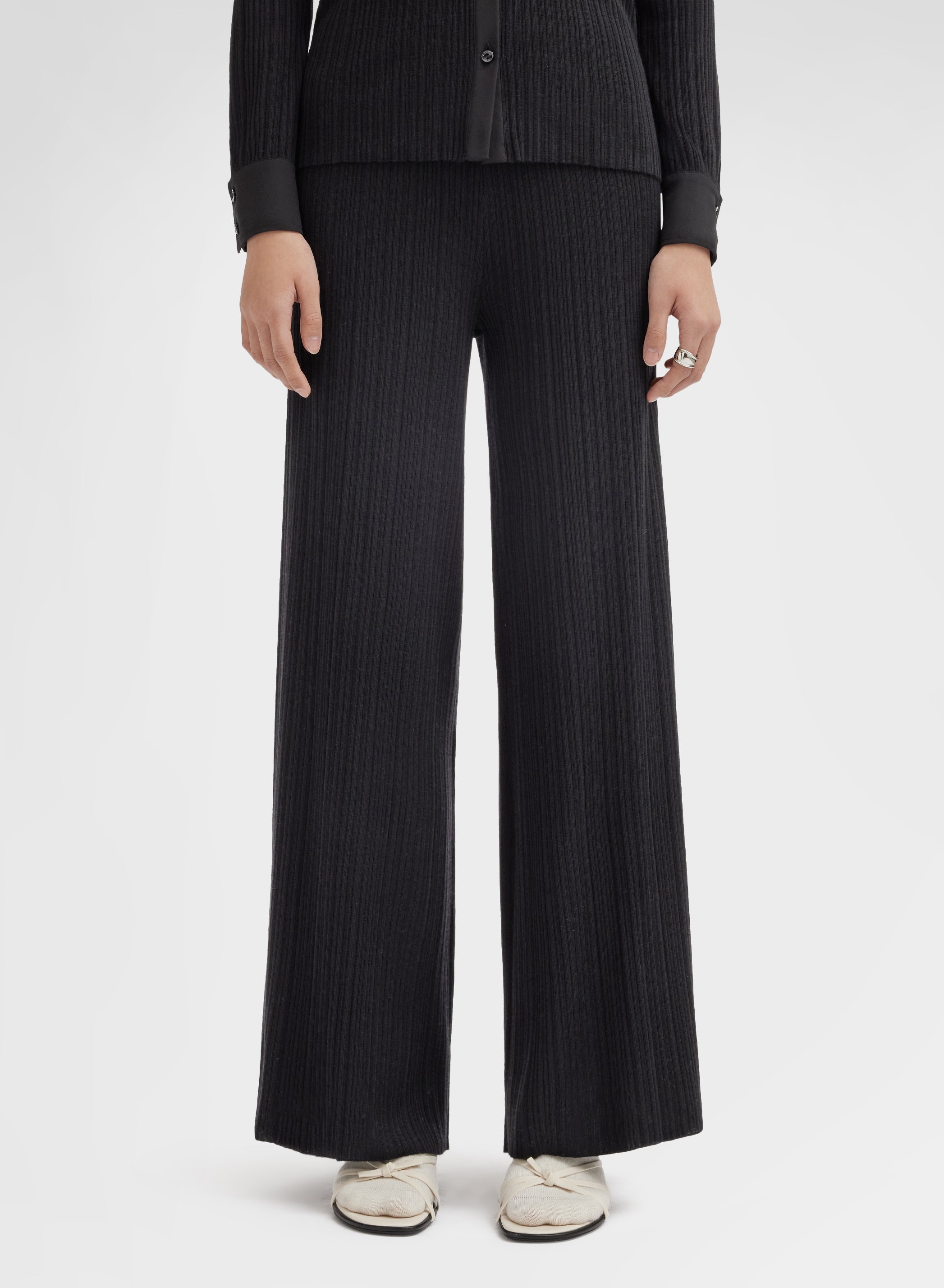 CASHMERE SILK MICRO PLISSÉ PANTS BLACK