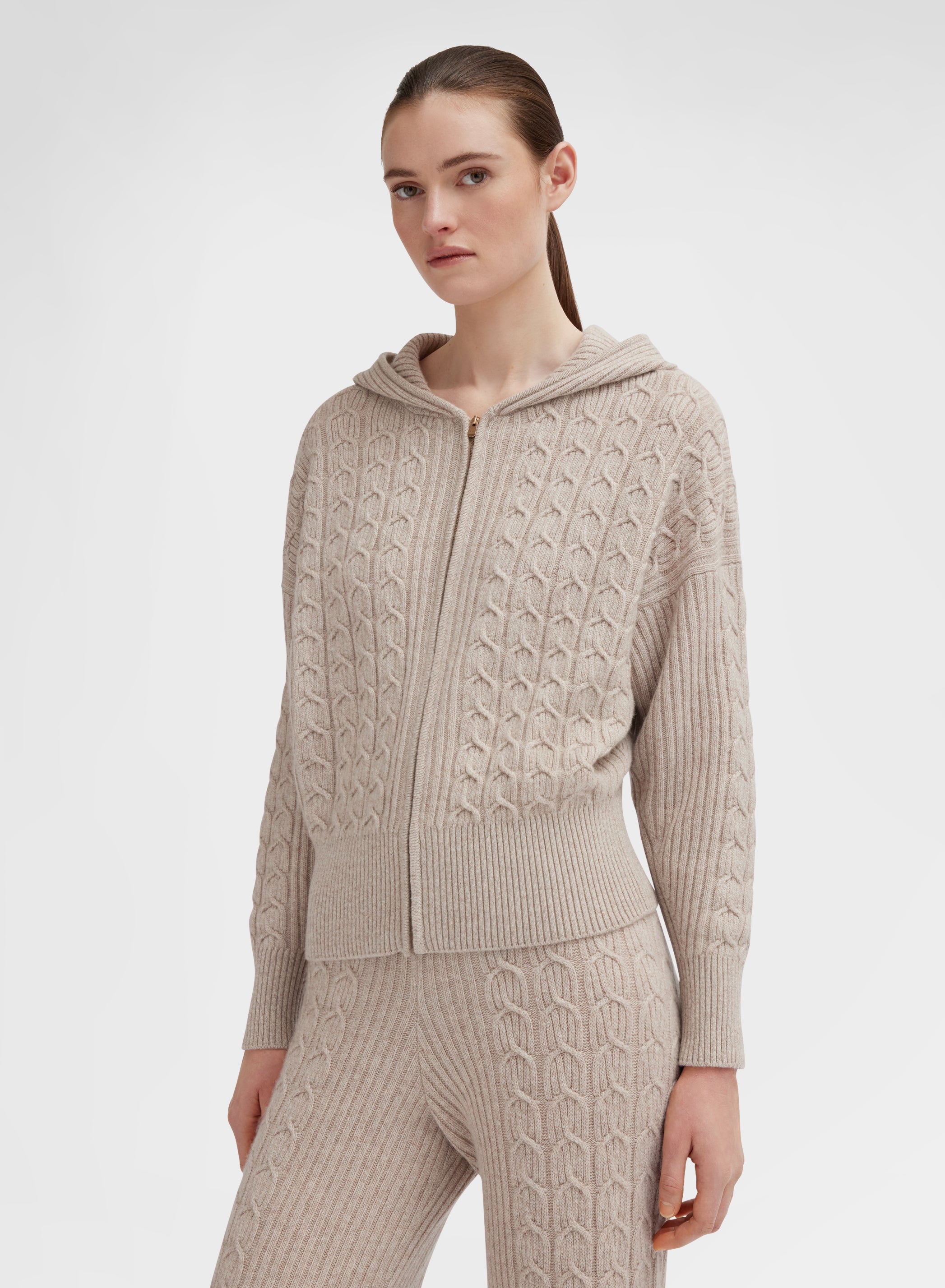 LONG SLEEVE CASHMERE PLAIT ALBINO