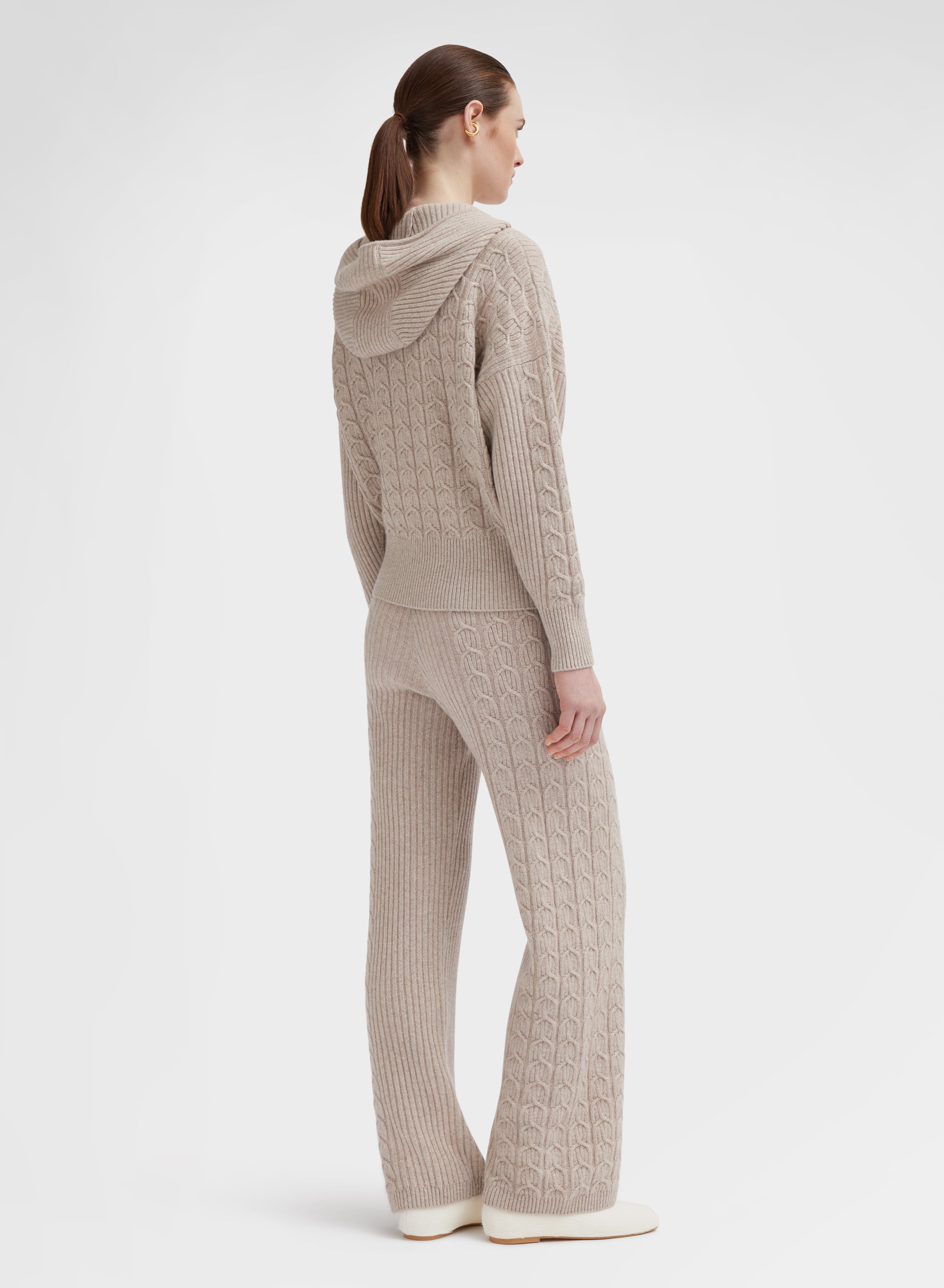 LONG SLEEVE CASHMERE PLAIT ALBINO