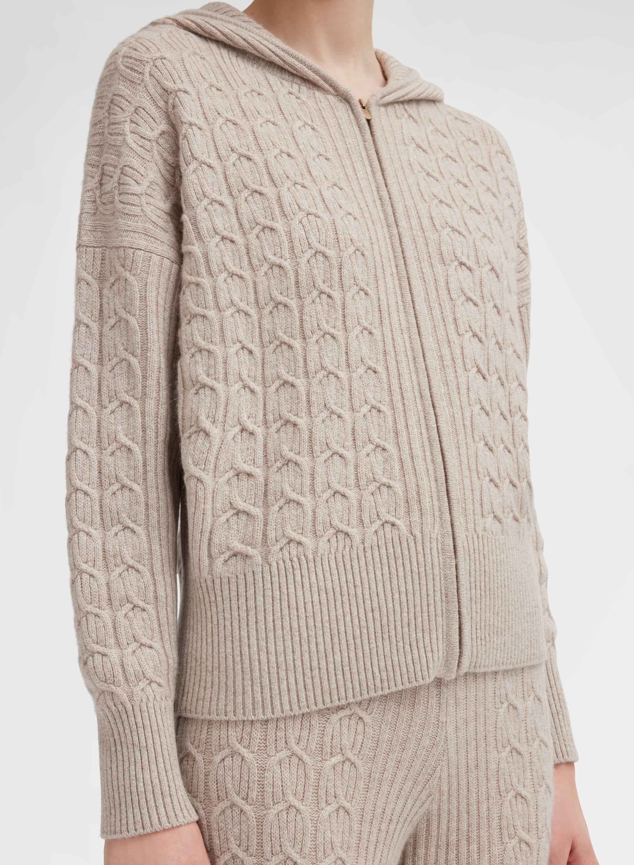 LONG SLEEVE CASHMERE PLAIT ALBINO