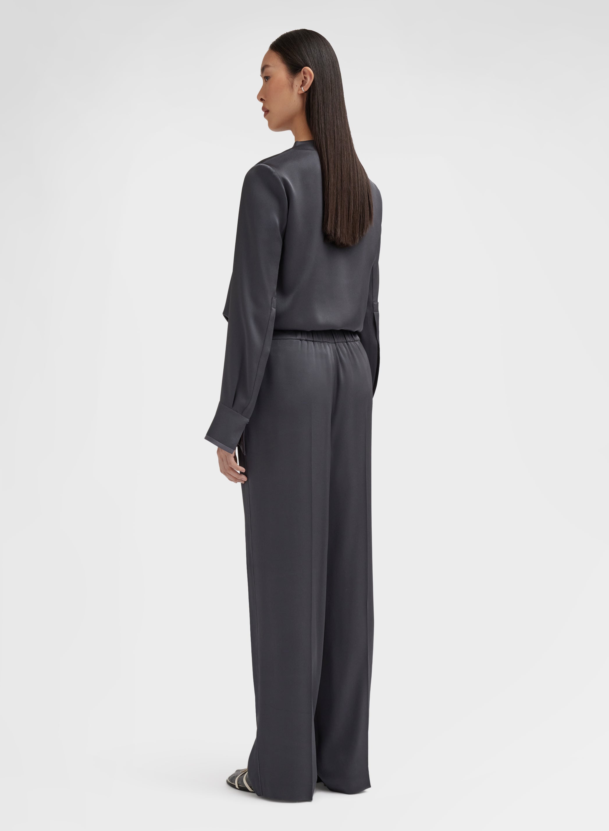 SILK BLEND SATIN TOP CHARCOAL
