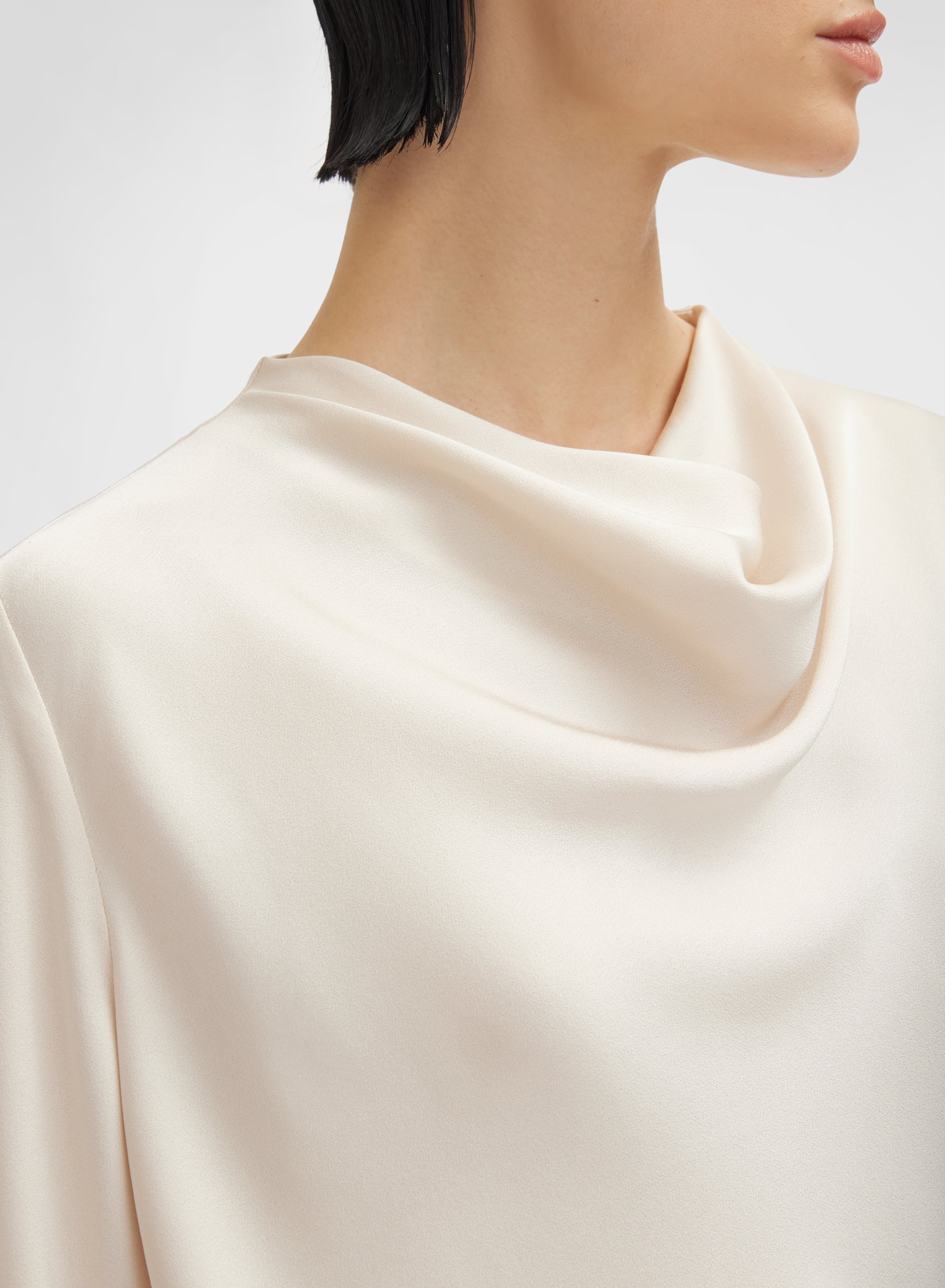 SILK BLEND SATIN TOP CHAMPAGNE