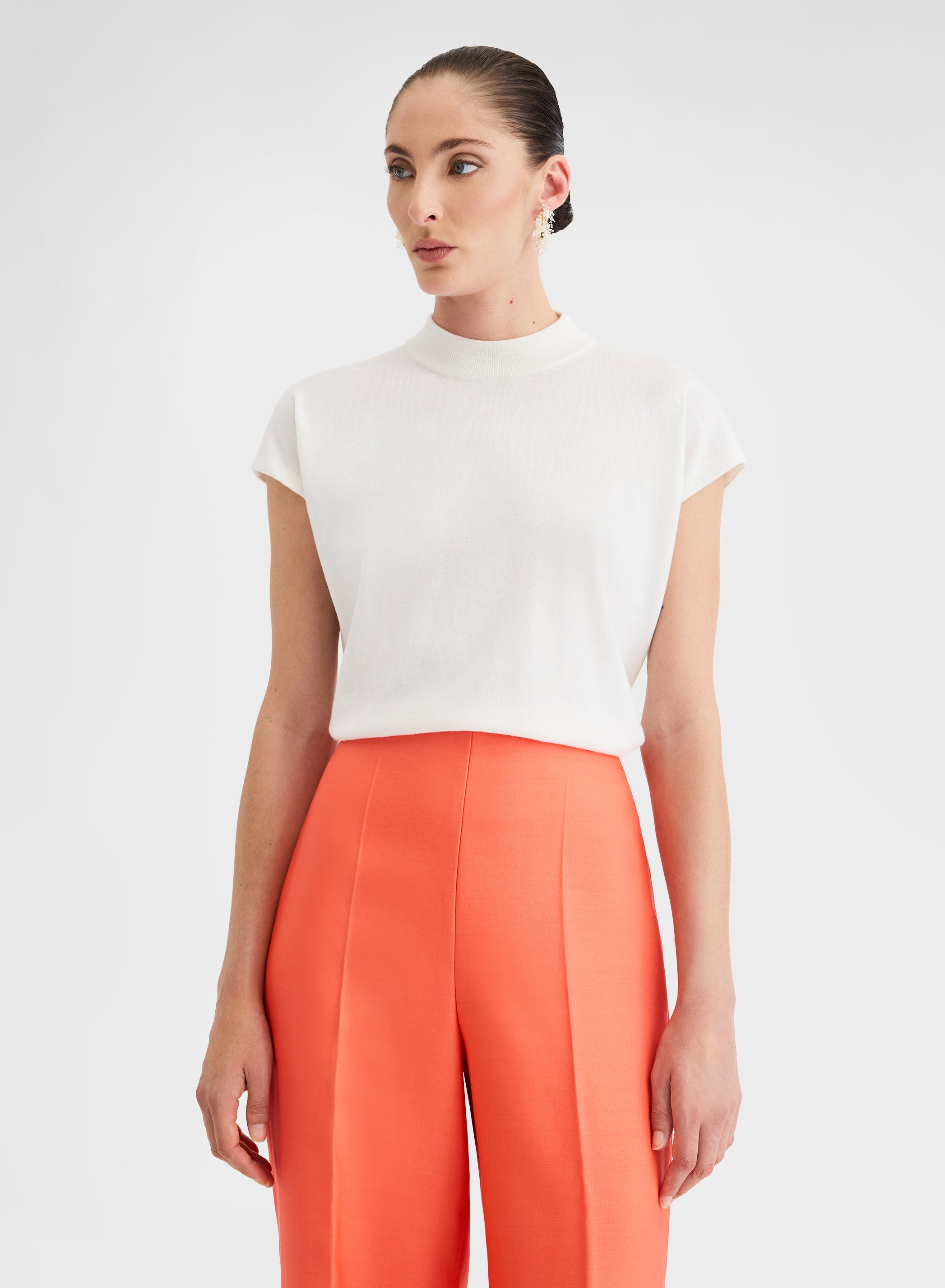 SLEEVELESS CREWNECK CASHLIGHT WHITE