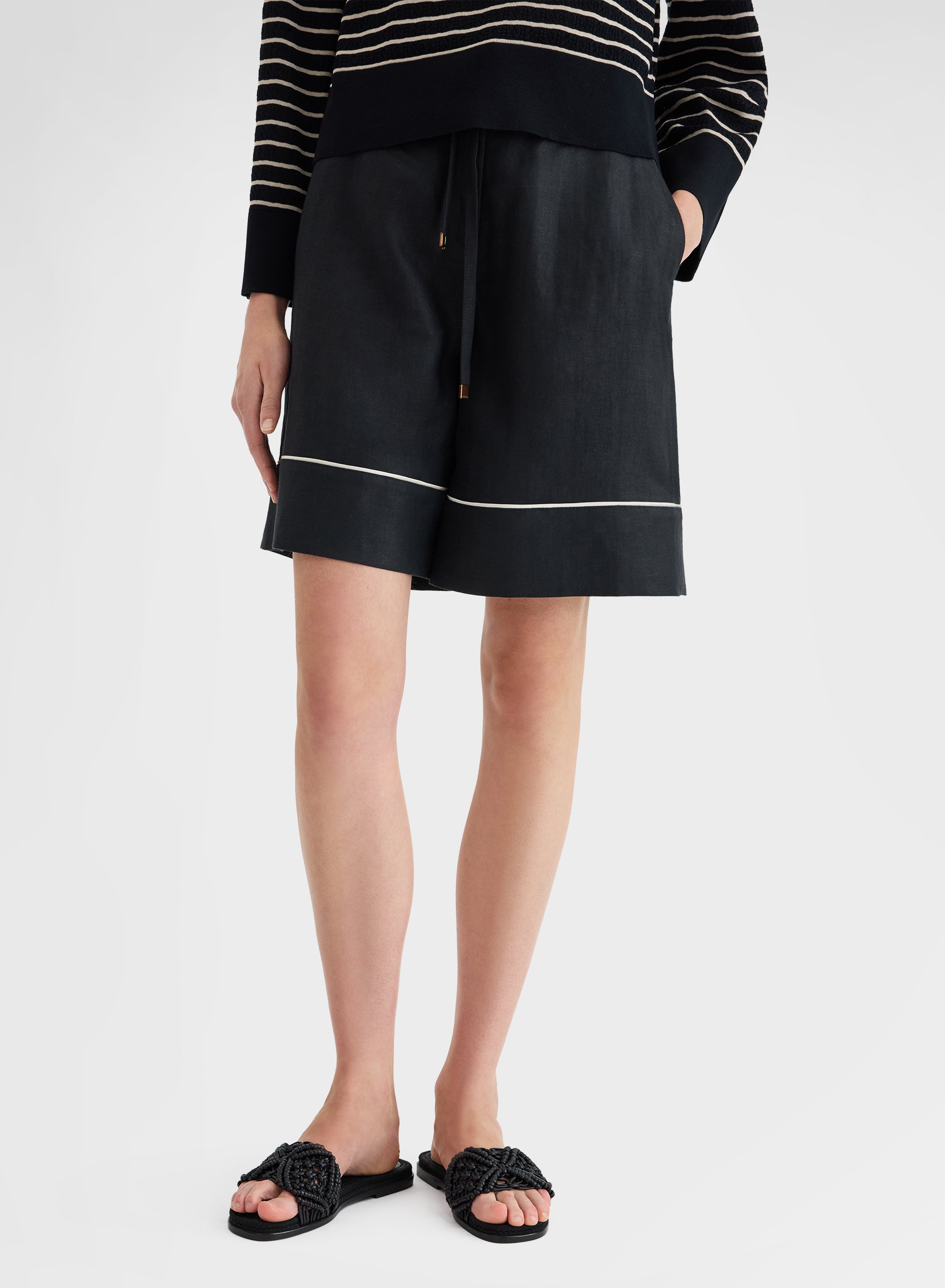 BATAVIA LINEN SHORTS BLACK