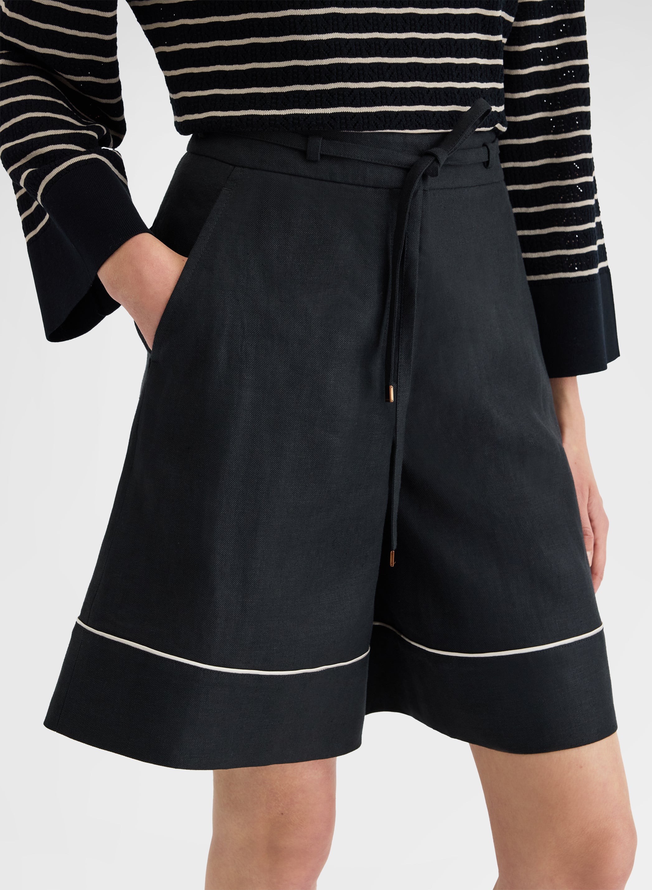 BATAVIA LINEN SHORTS BLACK