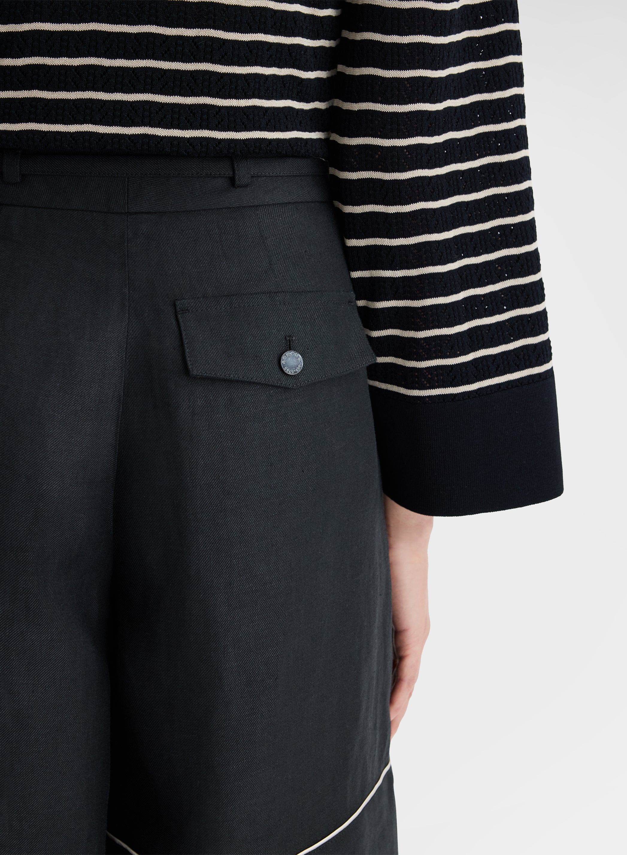 BATAVIA LINEN SHORTS BLACK