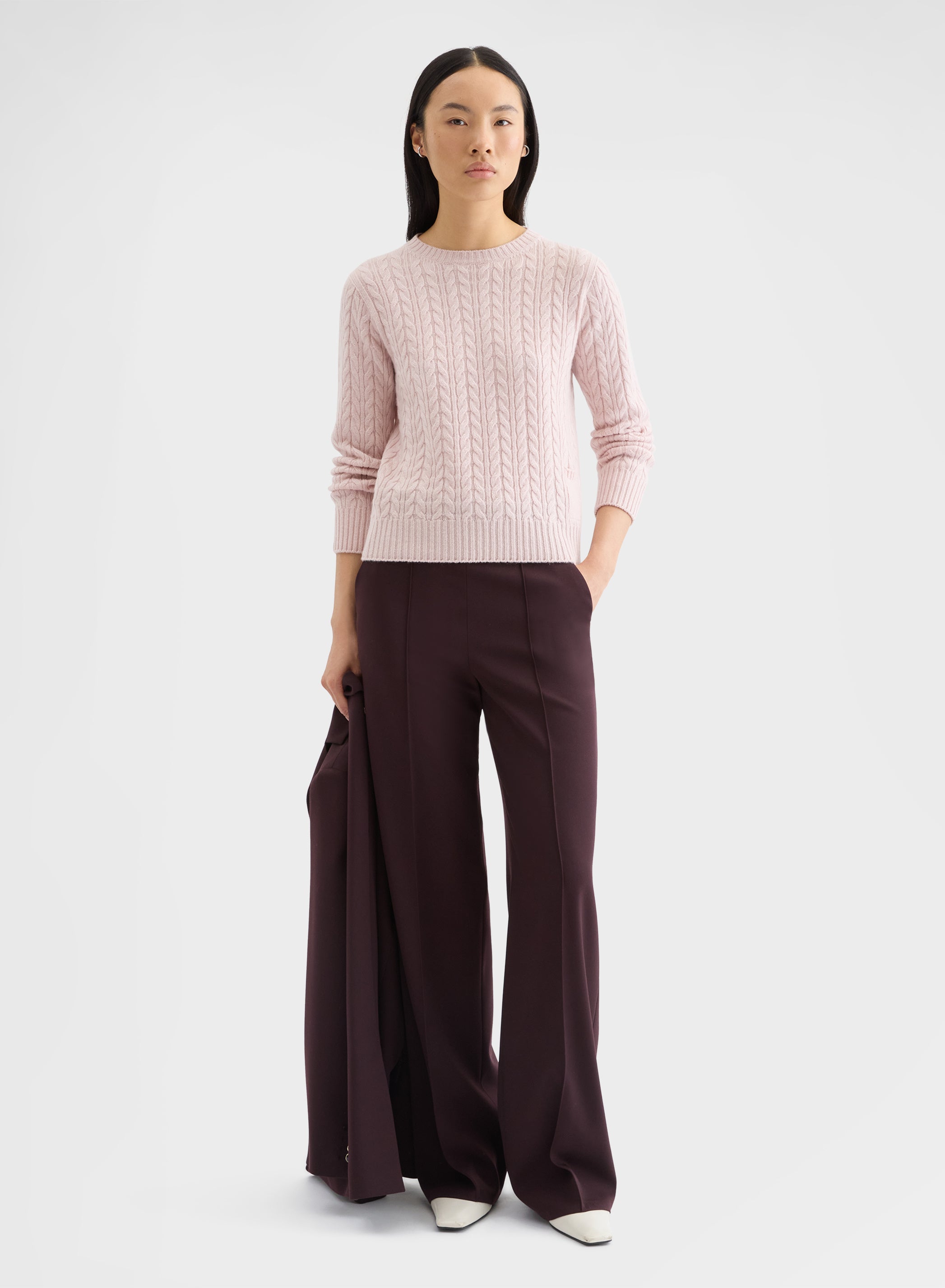 CASHMERE ICONIC CABLE LIPSTICK CREWNECK GUM