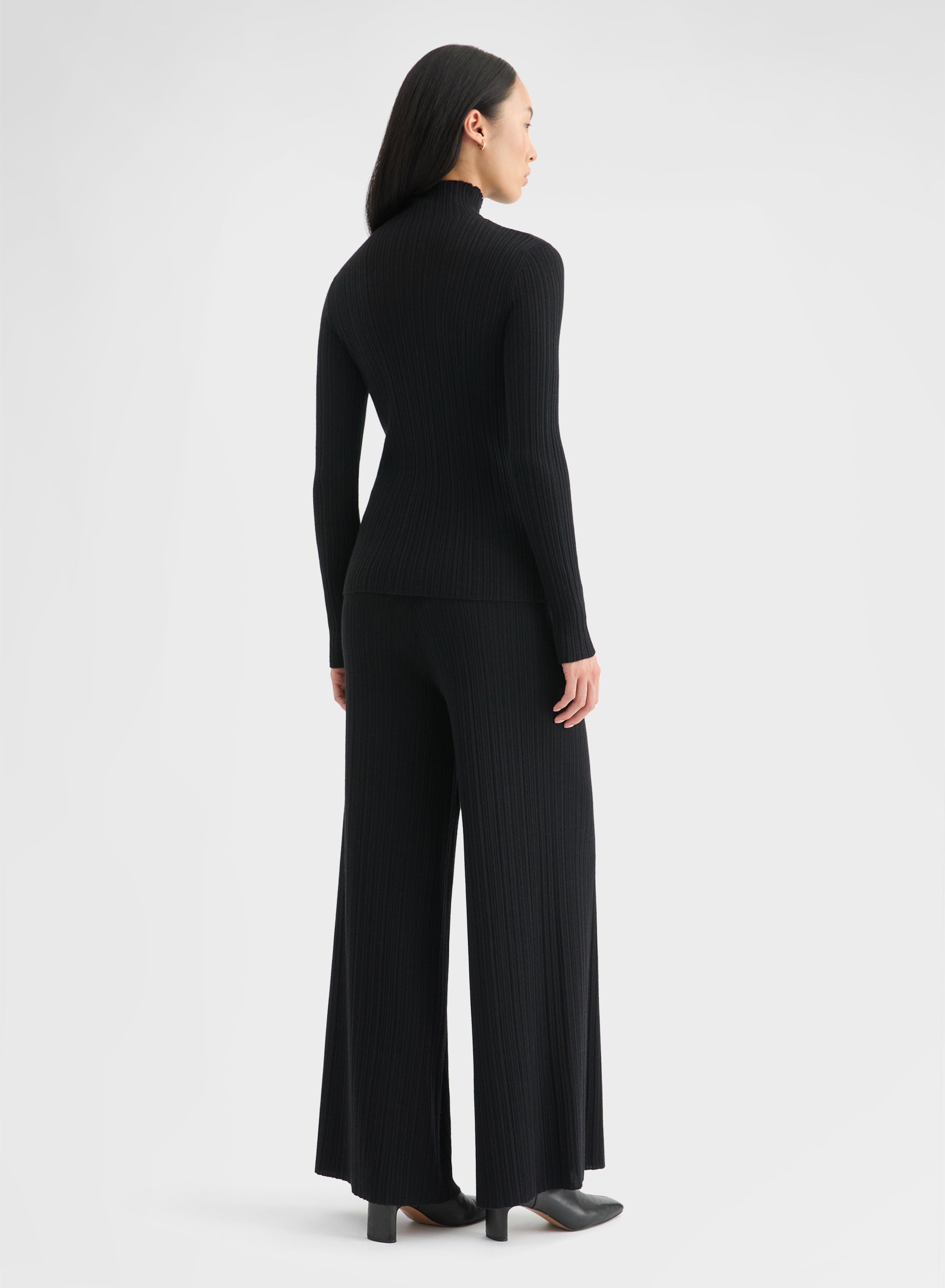 CASHMERE WOOL SILK CORTECCIA STITCH TURTLENECK BLACK