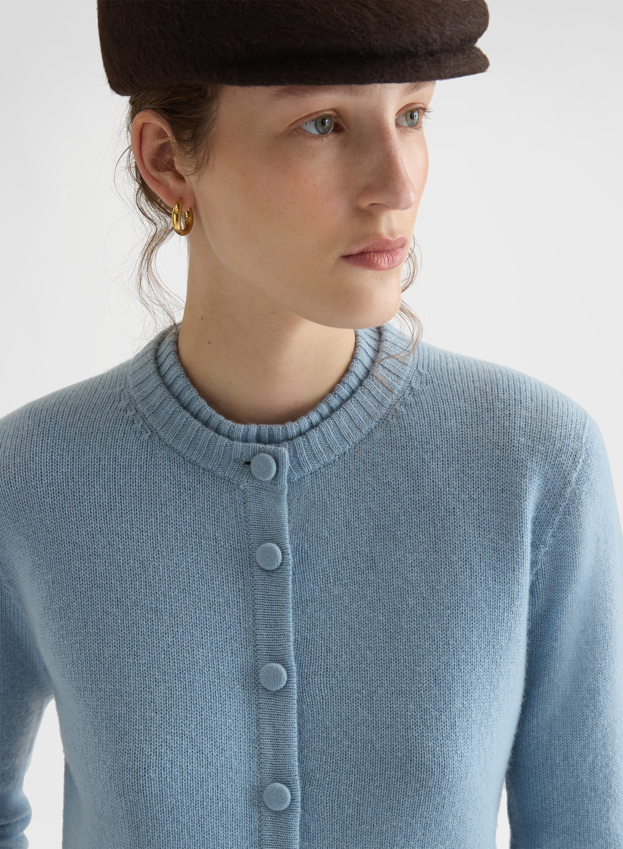 CASHMERE PLAIN KNIT LIPSTICK CREWNECK CARDIGAN DARK POWDER