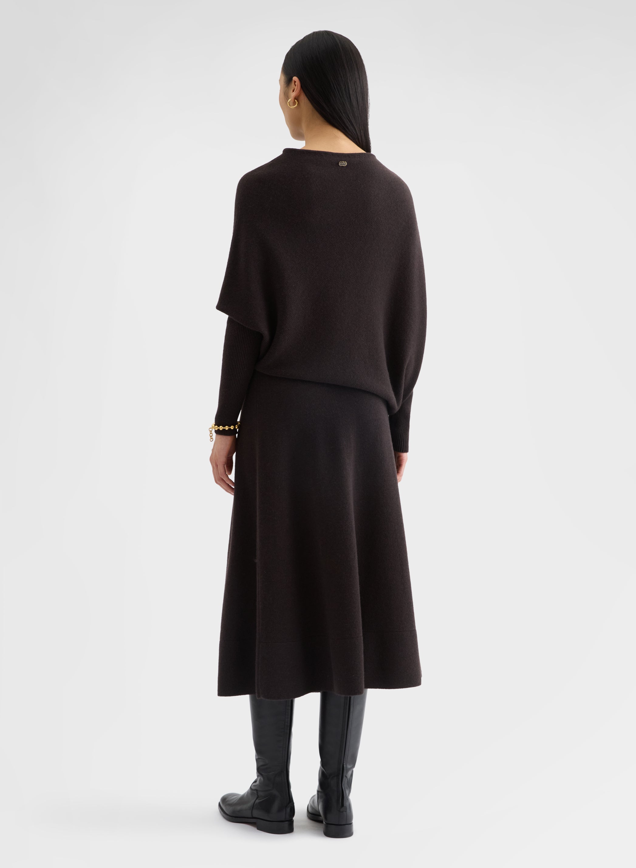 CASHMERE PLAIN KNIT ASYMMETRIC BOAT NECK TOP EBONY