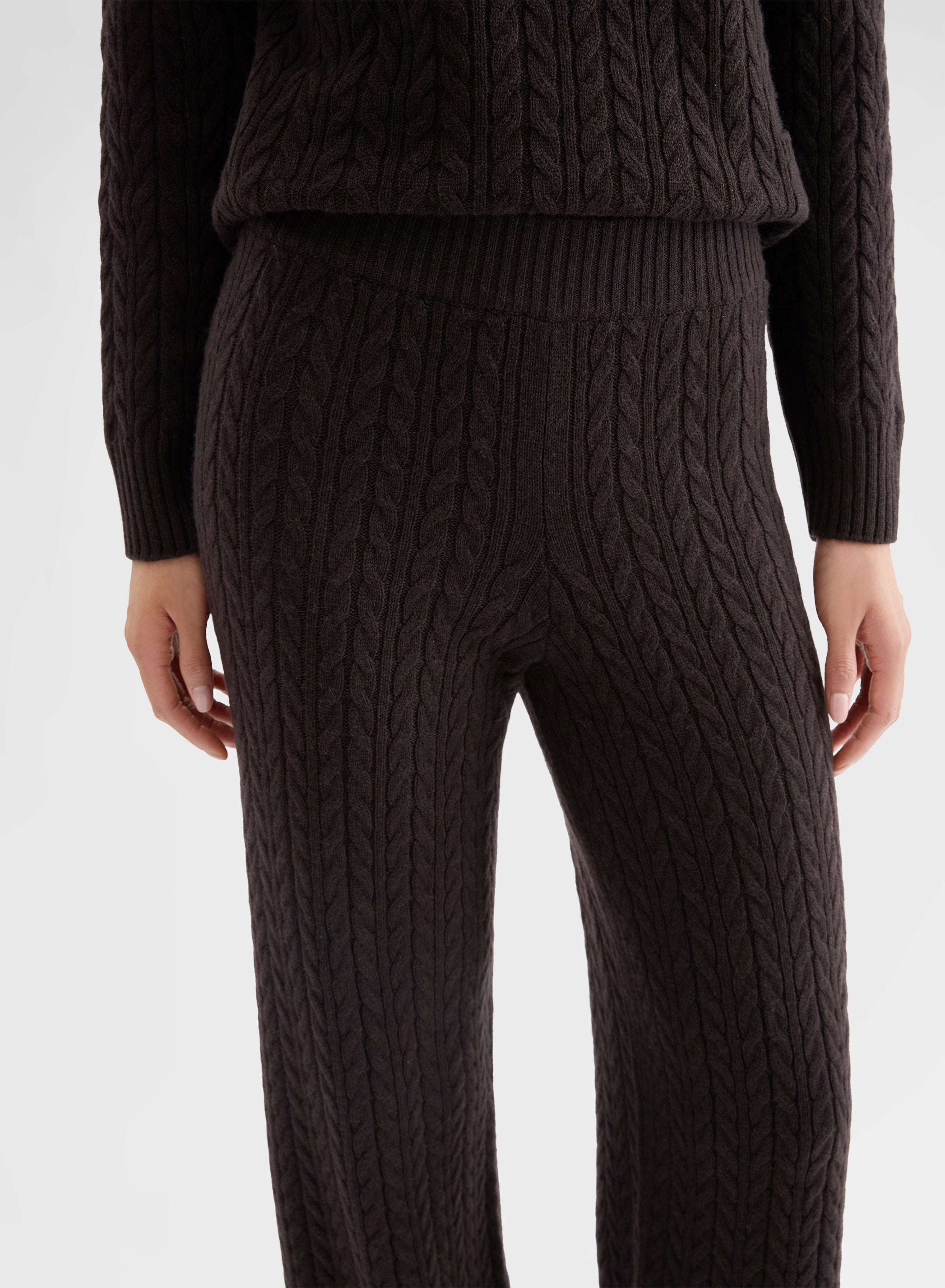CASHMERE ICONIC CABLE HIGH WAISTED STRAIGHT PANTS EBONY