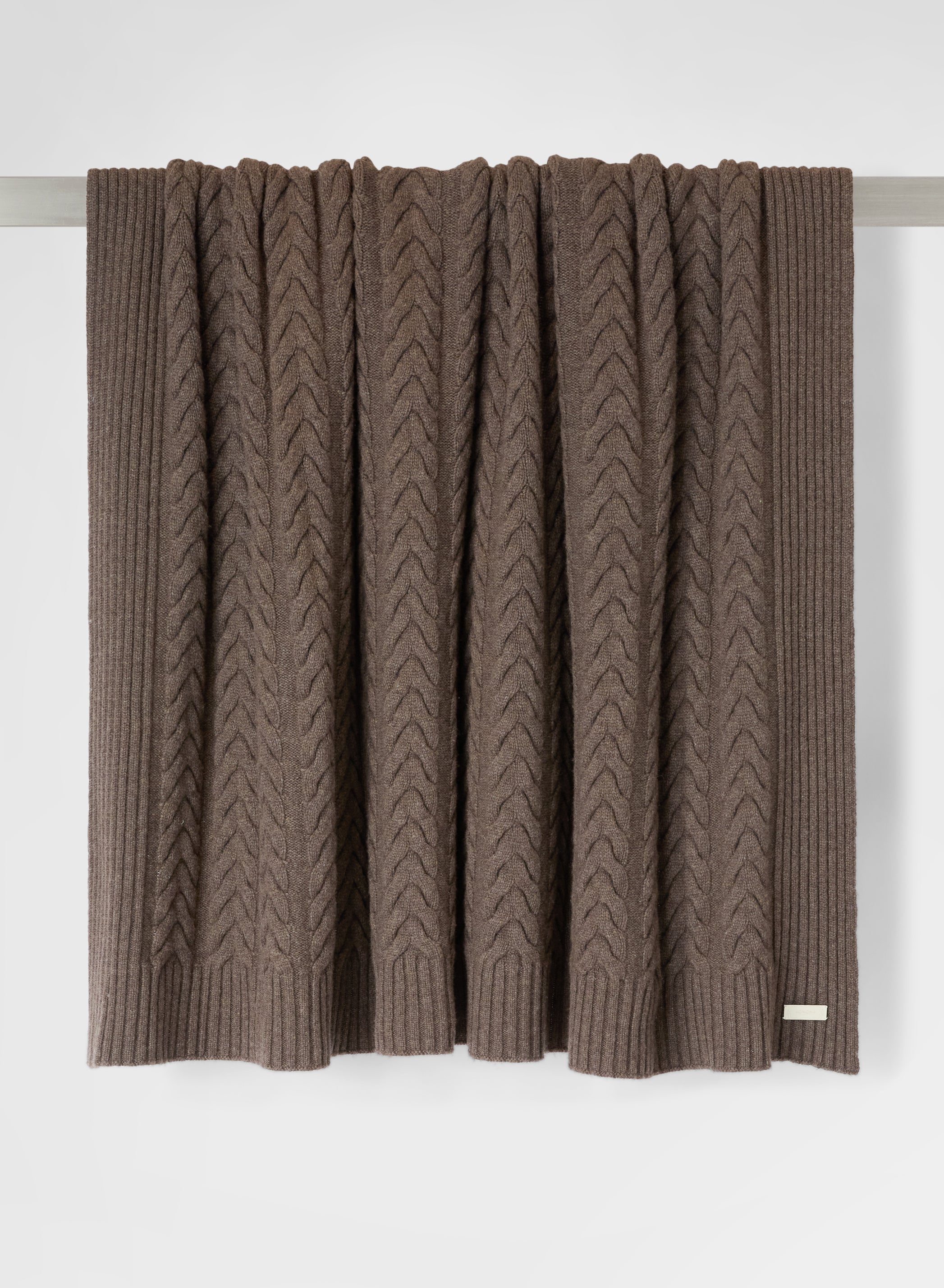 CASHMERE CABLE PLAID MOCHA