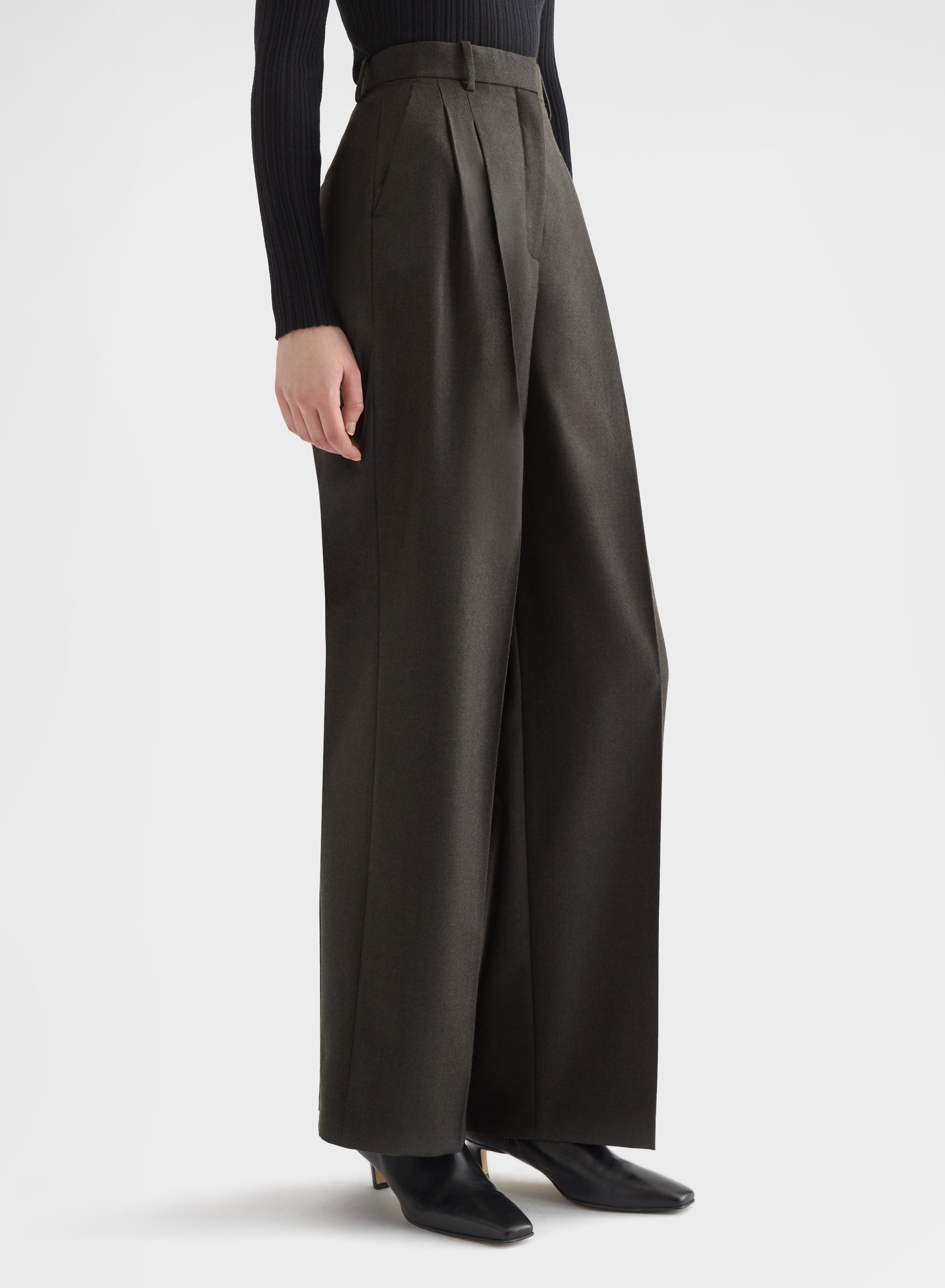 LIGHT WOOL FLANNEL AMANDA WIDE DOUBLE PLEAT PANTS