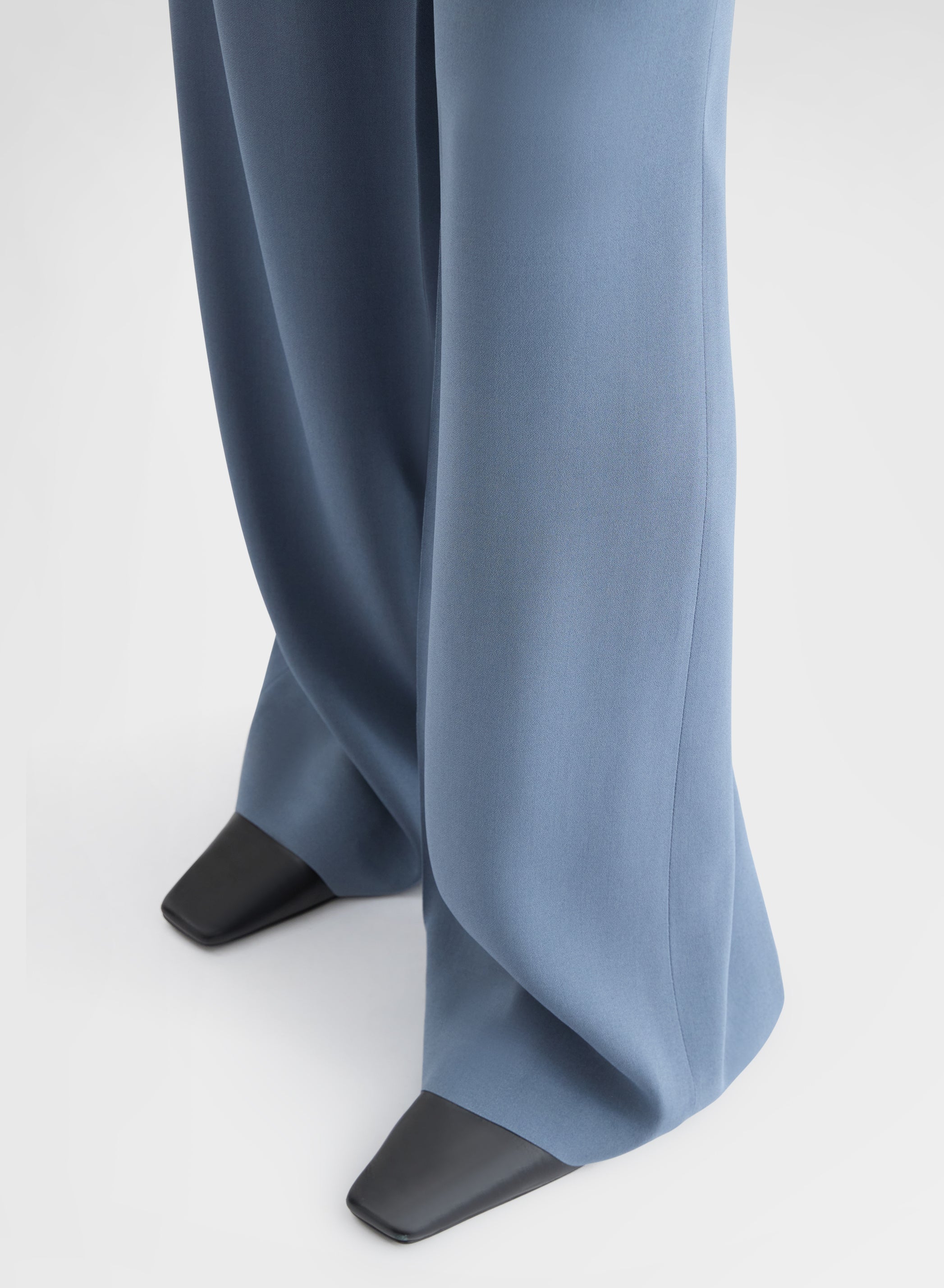 MATT SILK BLEND DRAWSTRING JOGGERS DARK POWDER