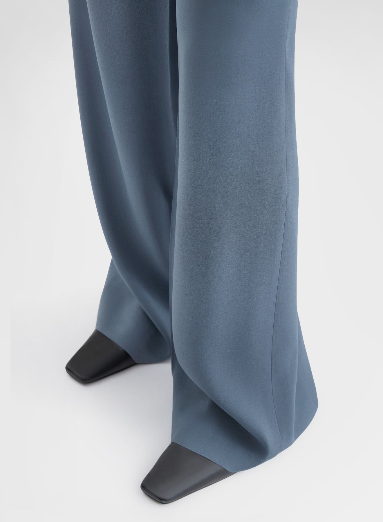MATT SILK BLEND DRAWSTRING JOGGERS DARK POWDER