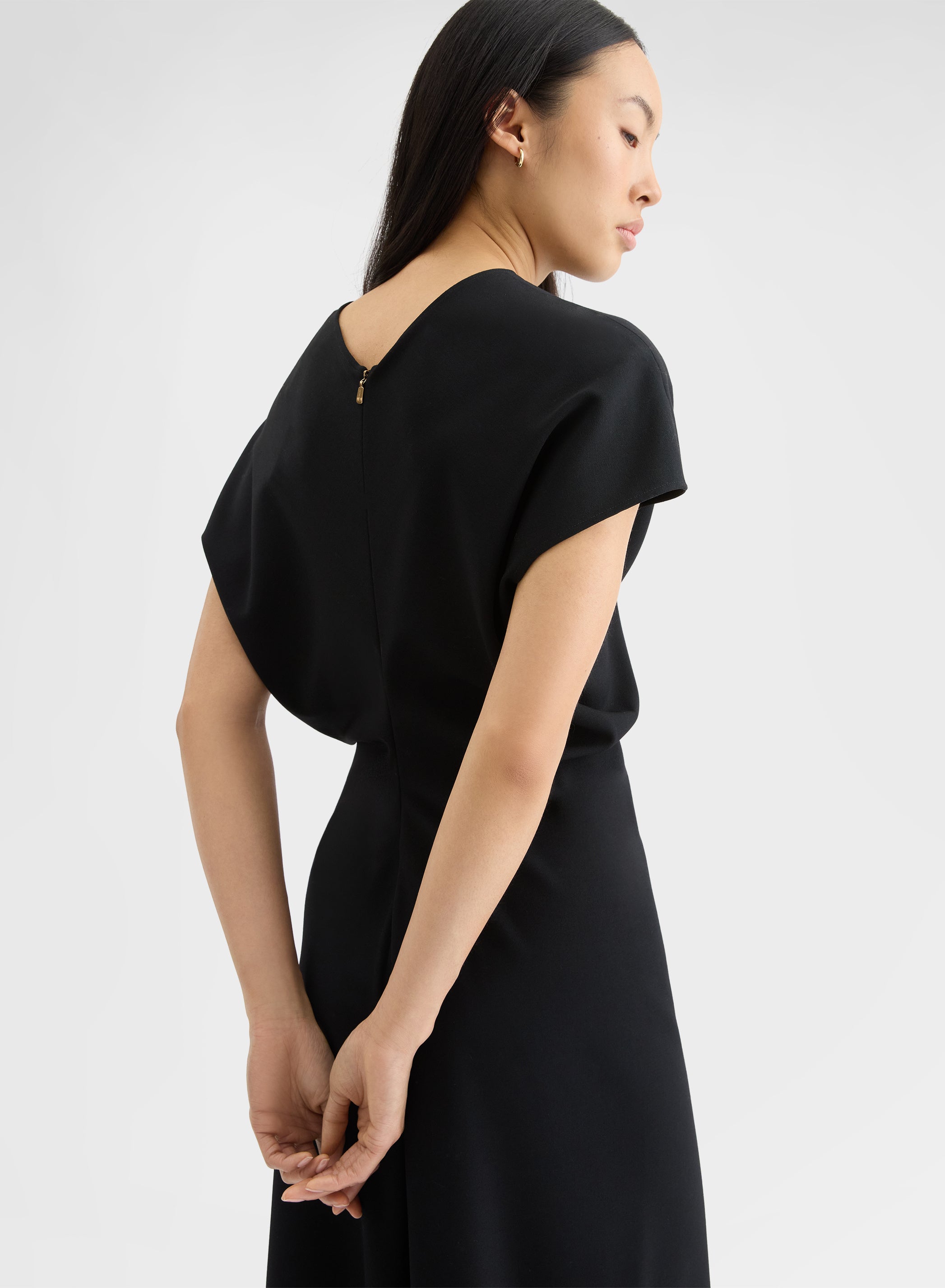 FLUID WOOL GATHERED MIDI DRESS BLACK