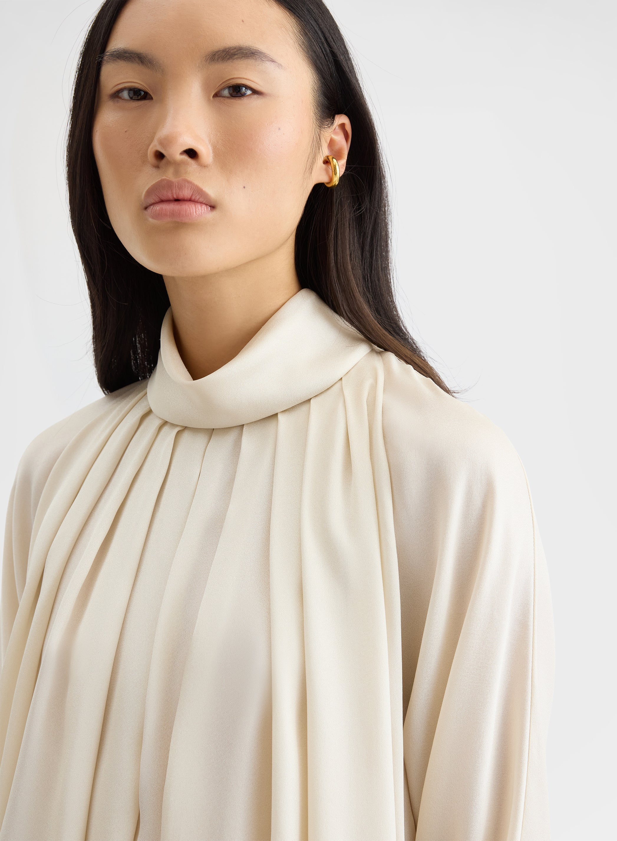 SILK BLEND SABLE HIGH NECK DRAPED BLOUSE SNOW