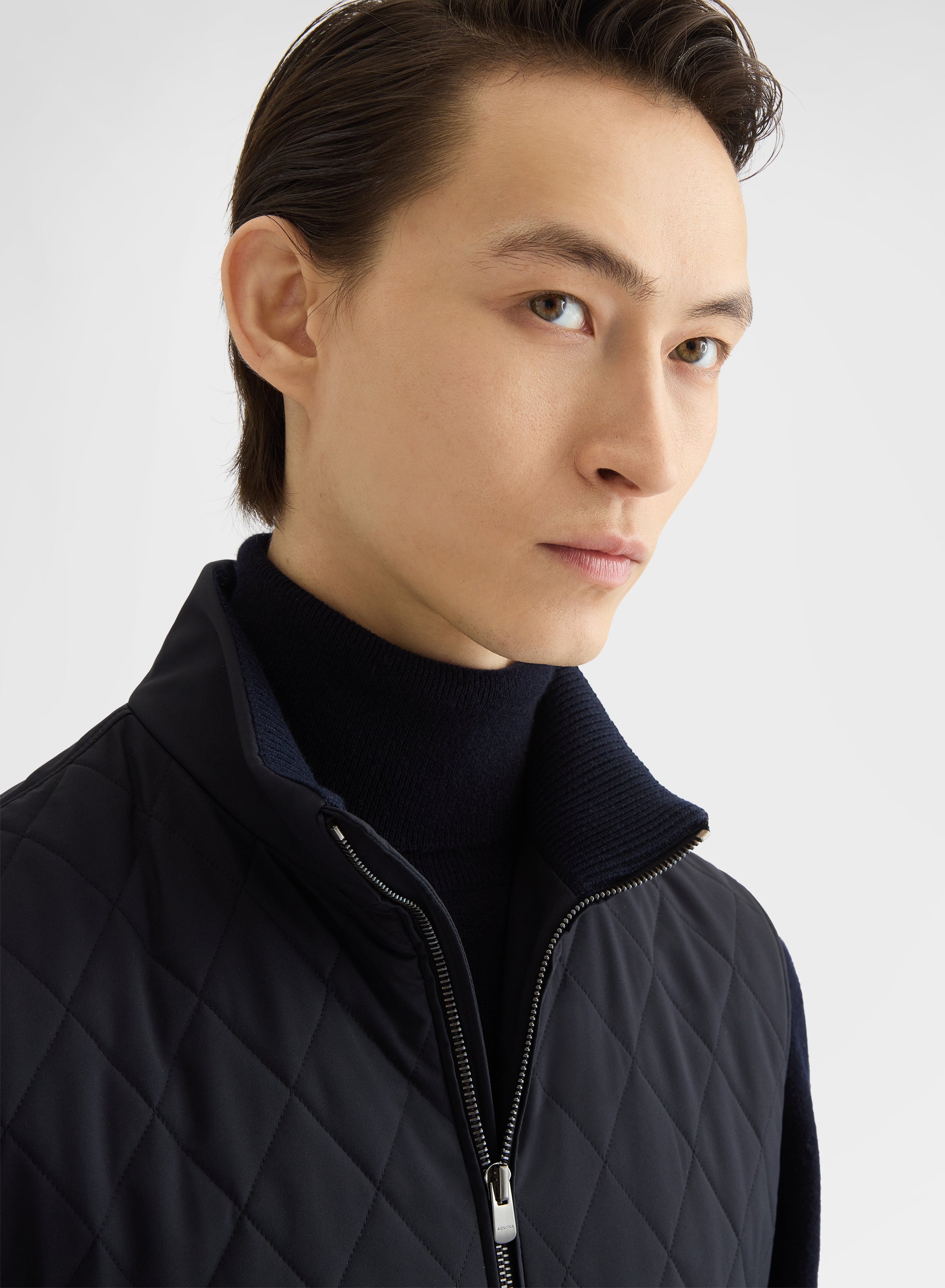 NYLON TECH TWILL QUILTED VEST NAVY