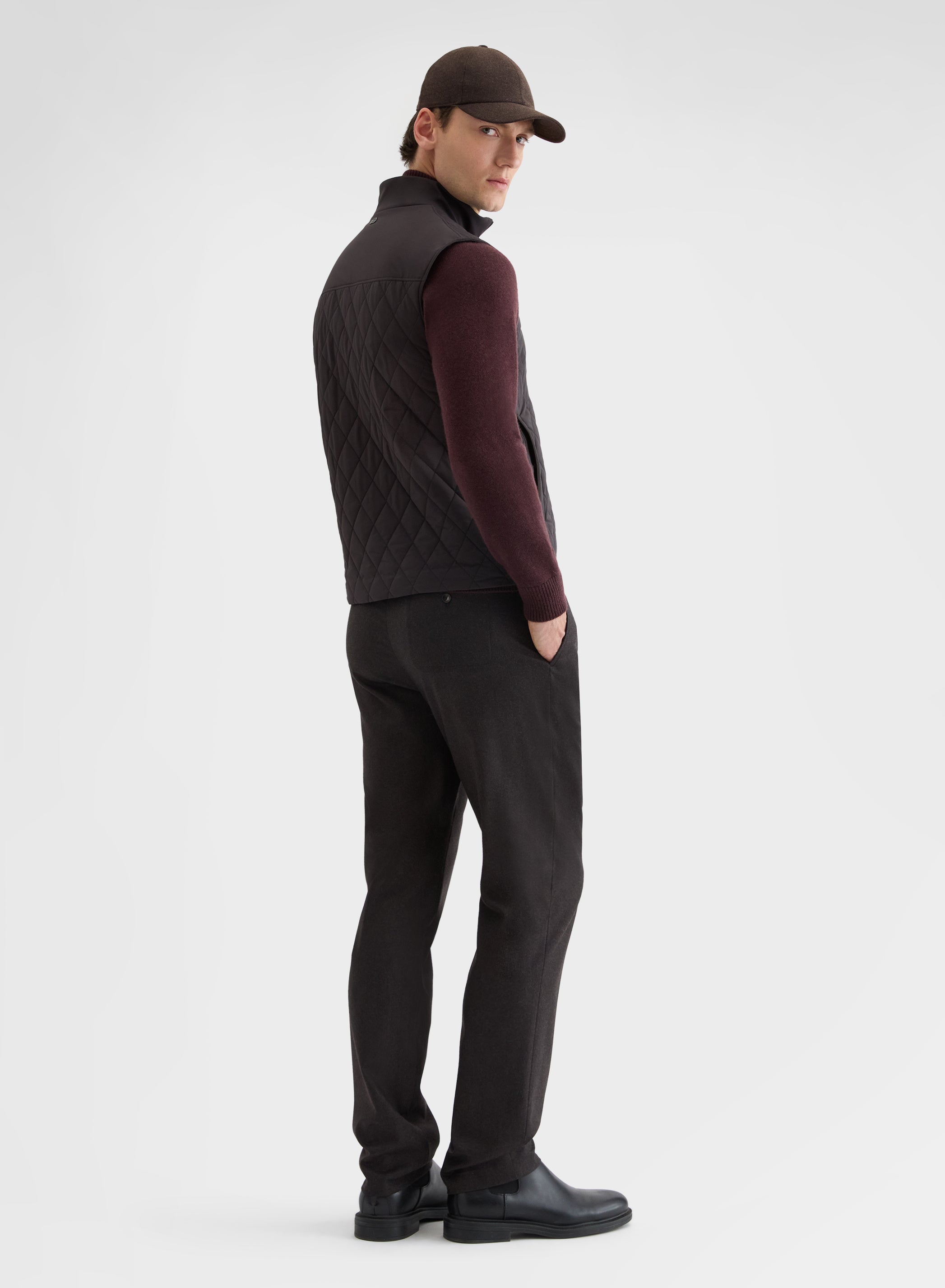 NYLON TECH TWILL QUILTED VEST CHOCOLATE
