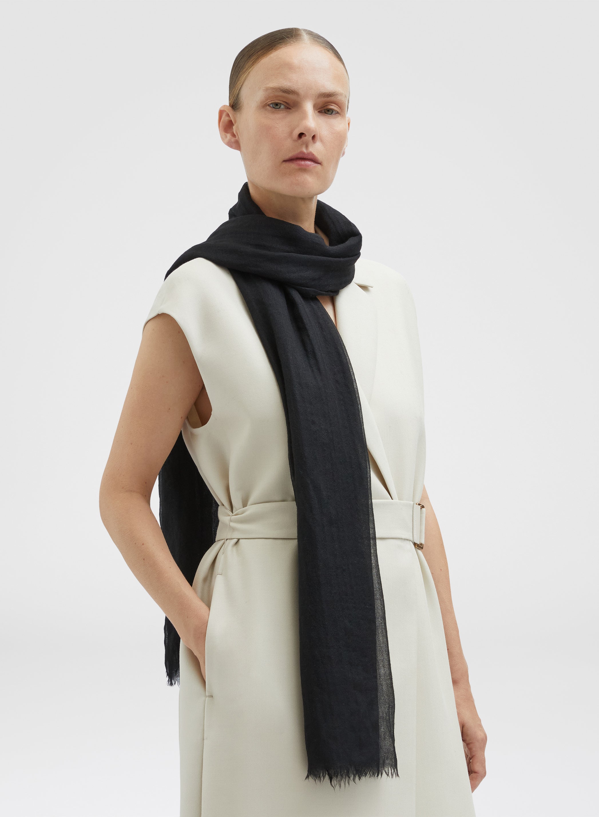 CASHMERE NUVOLA SCARF BLACK