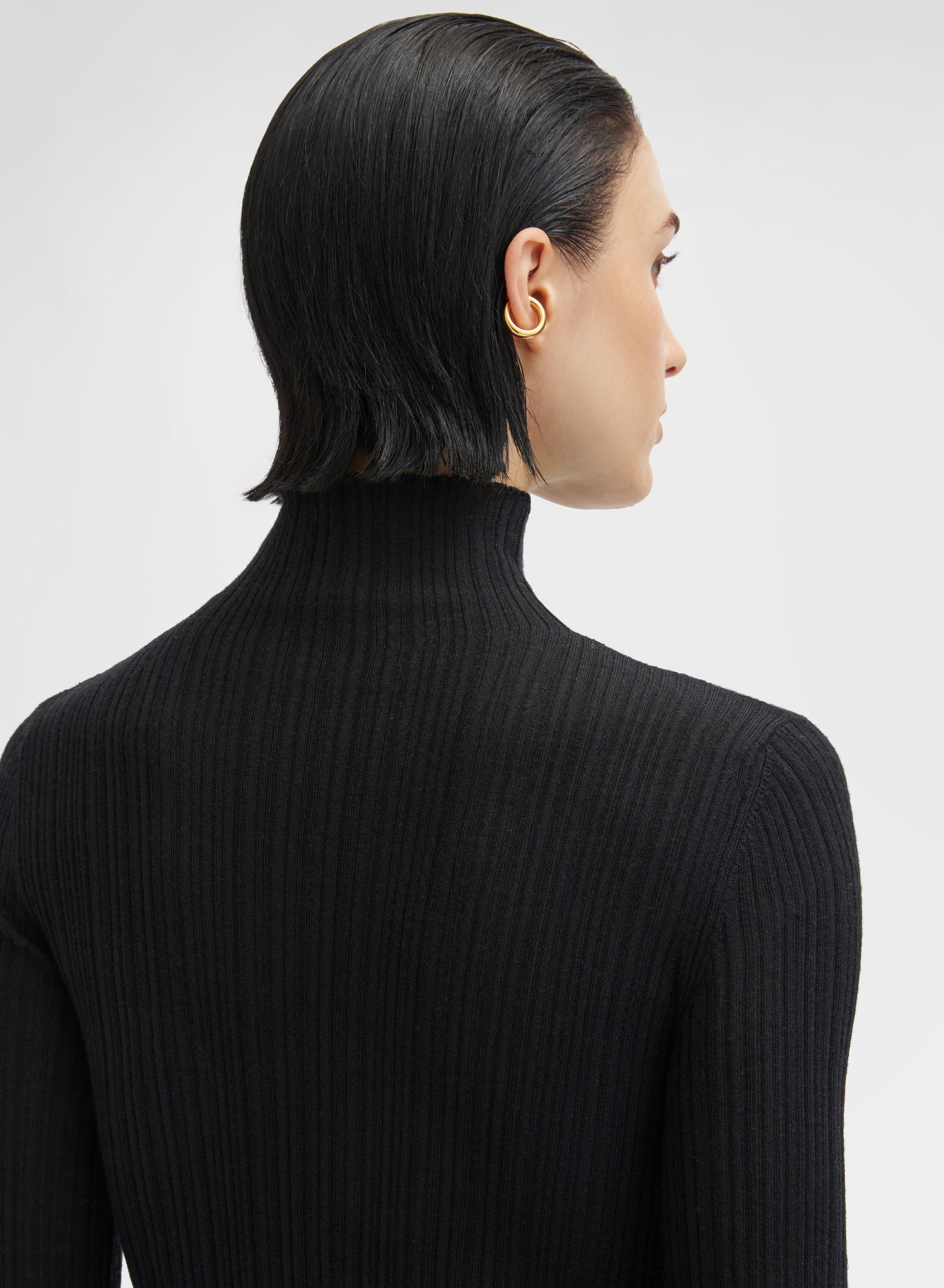 CASHMERE SILK MICRO PLISSÉ MOCK NECK BLACK