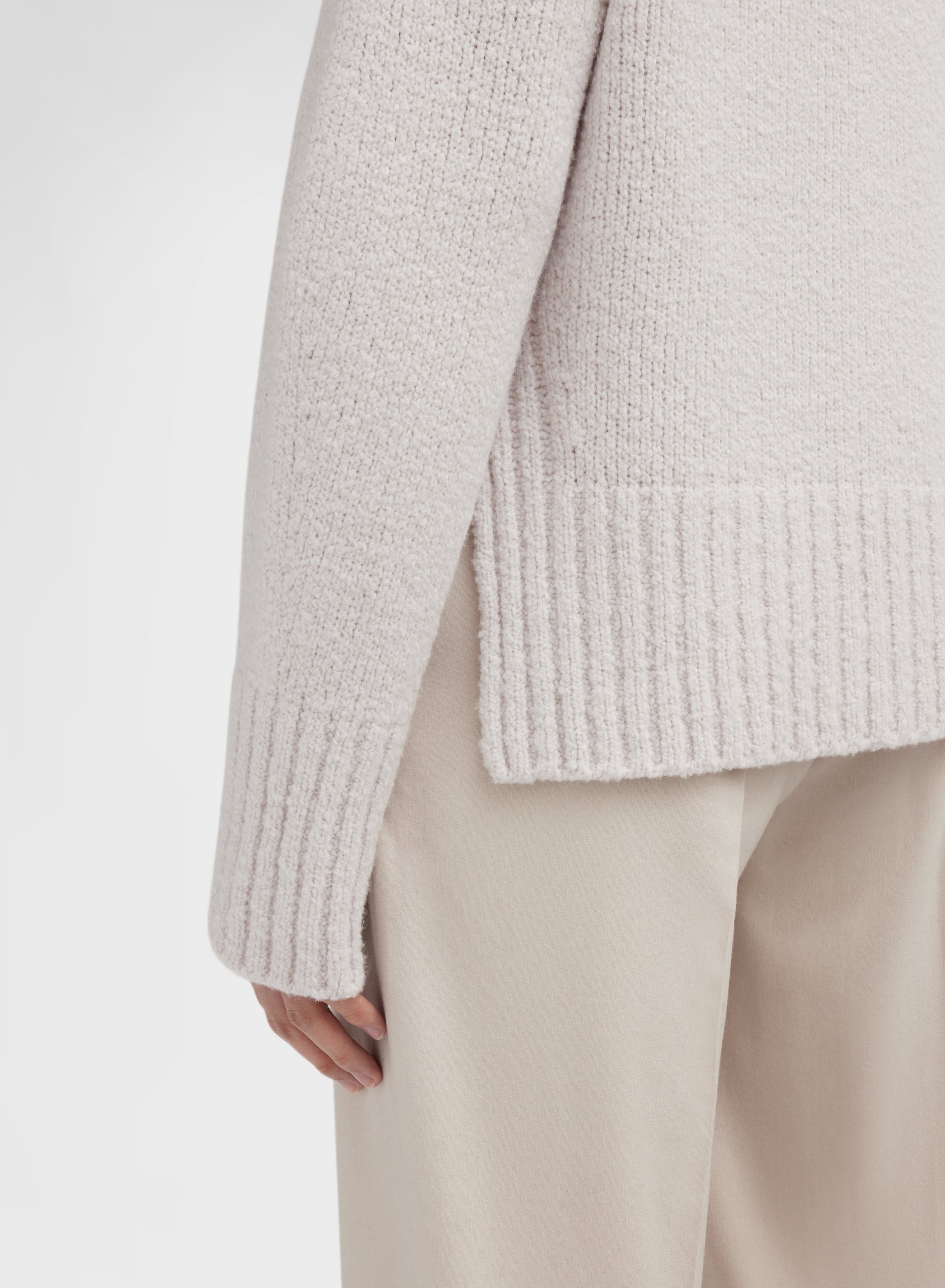 LONG SLEEVE HIGH NECK WHITE