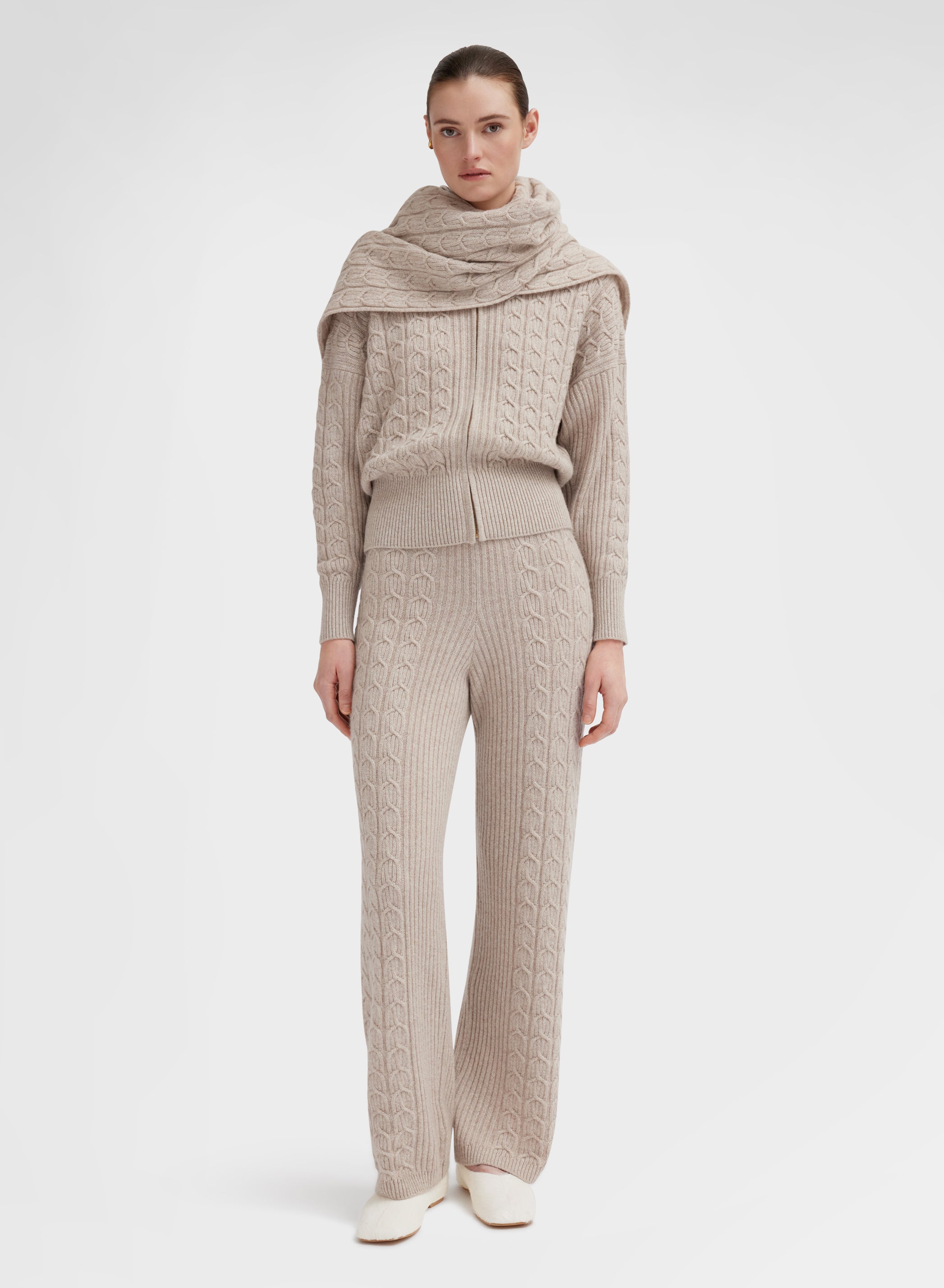 LONG SLEEVE CASHMERE PLAIT ALBINO