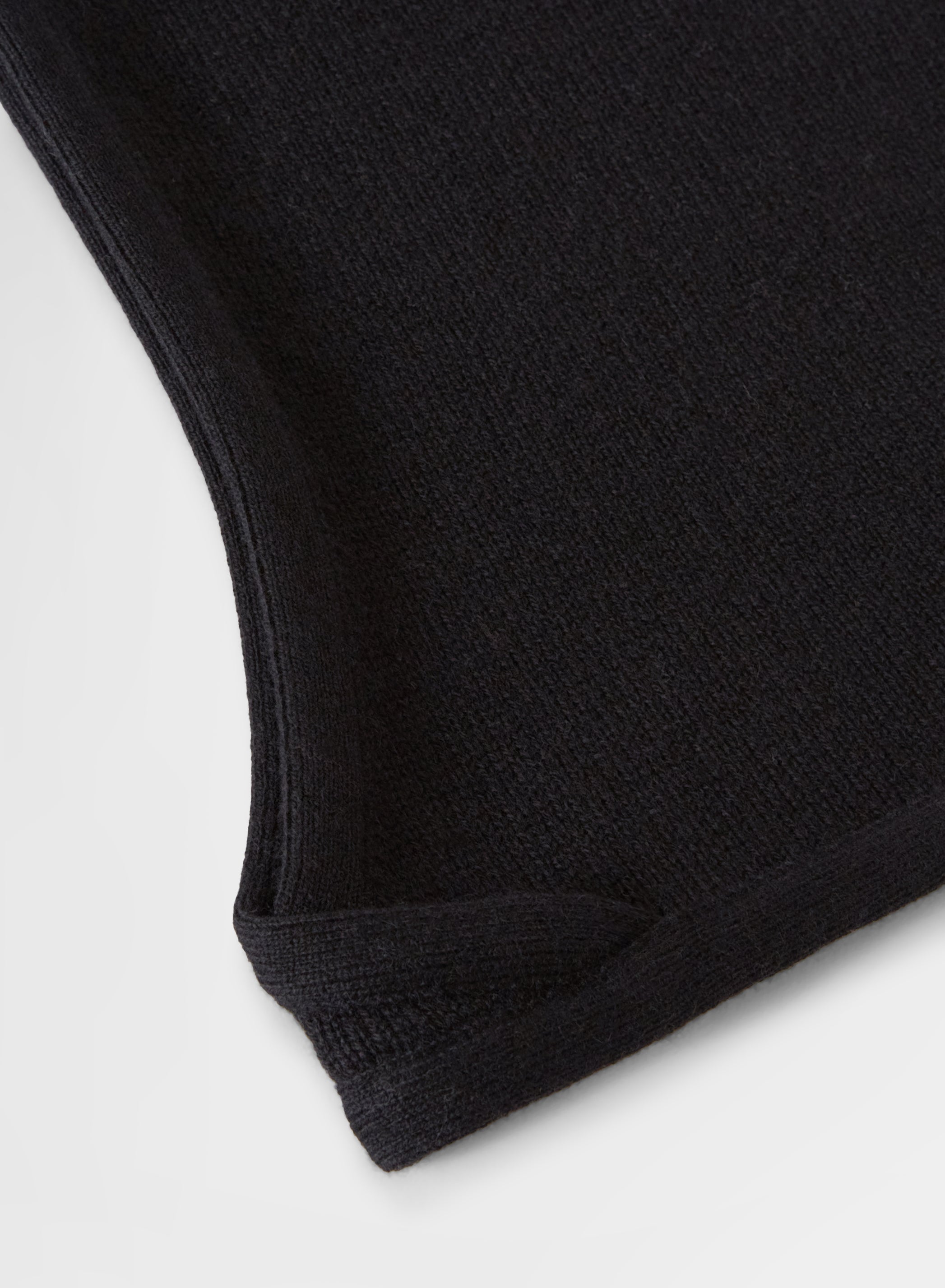 CAPPUCCIO CASHMERE BLACK