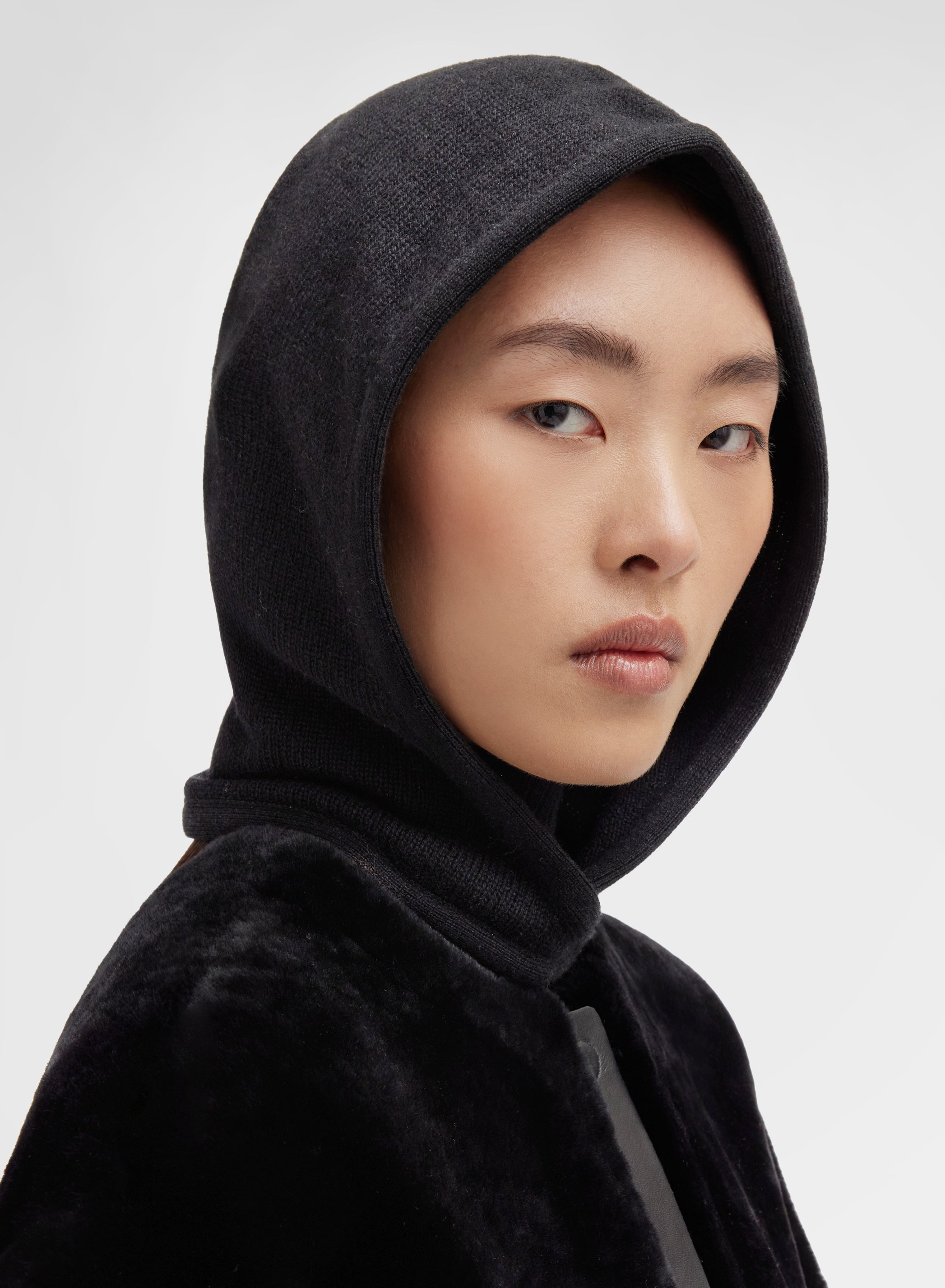CAPPUCCIO CASHMERE BLACK