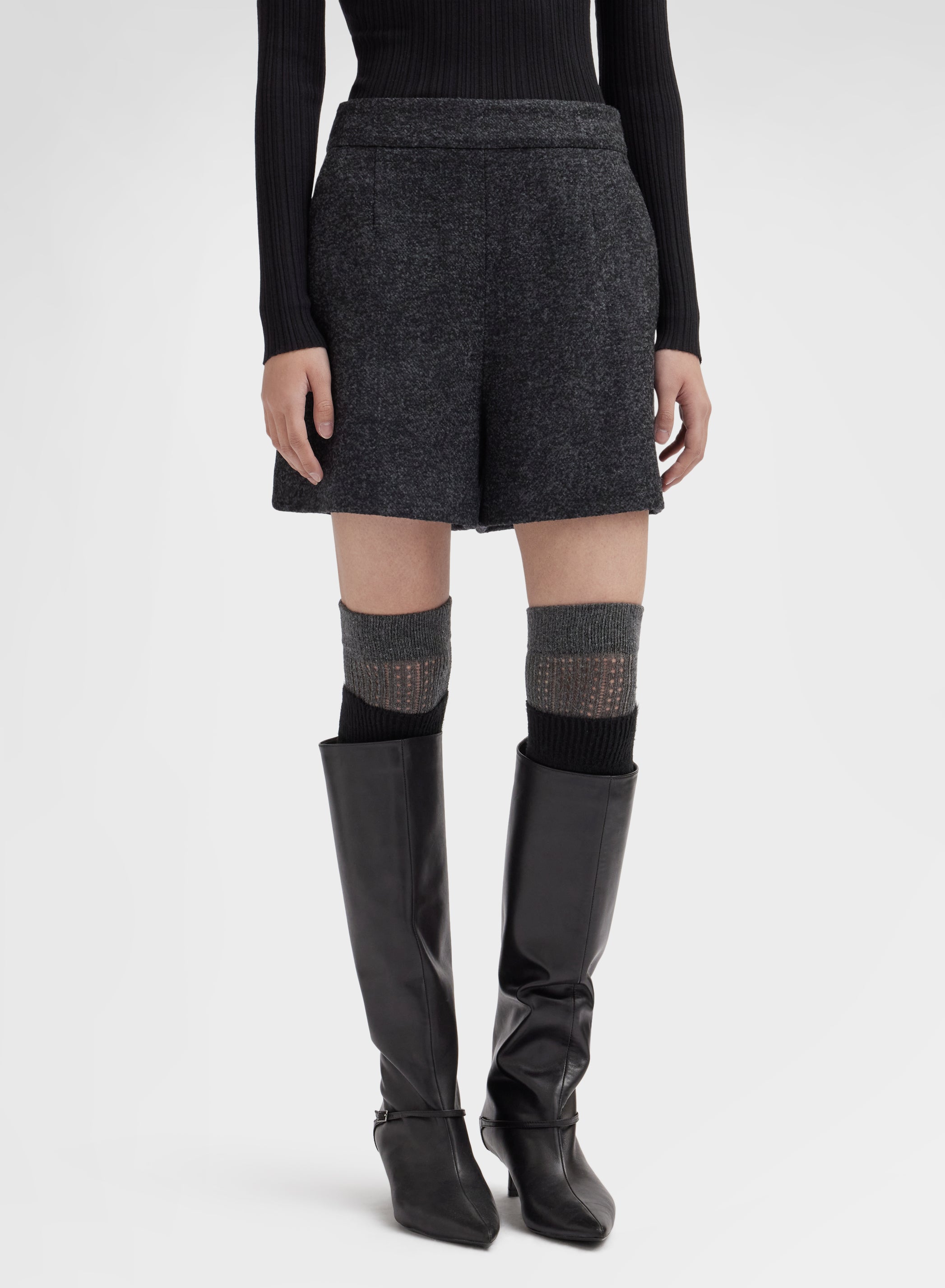 PRESSED BOUCLE SHORTS DARK GREY