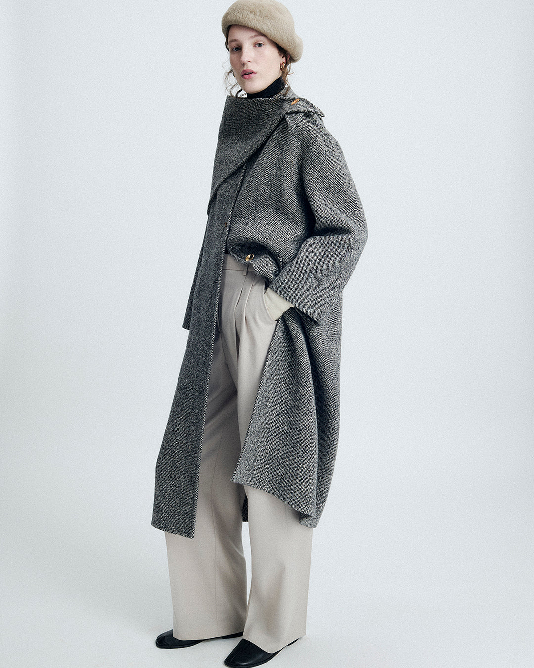 FLUID WOOL NEW YORK STRAIGHT PANTS LIGHT GREIGE