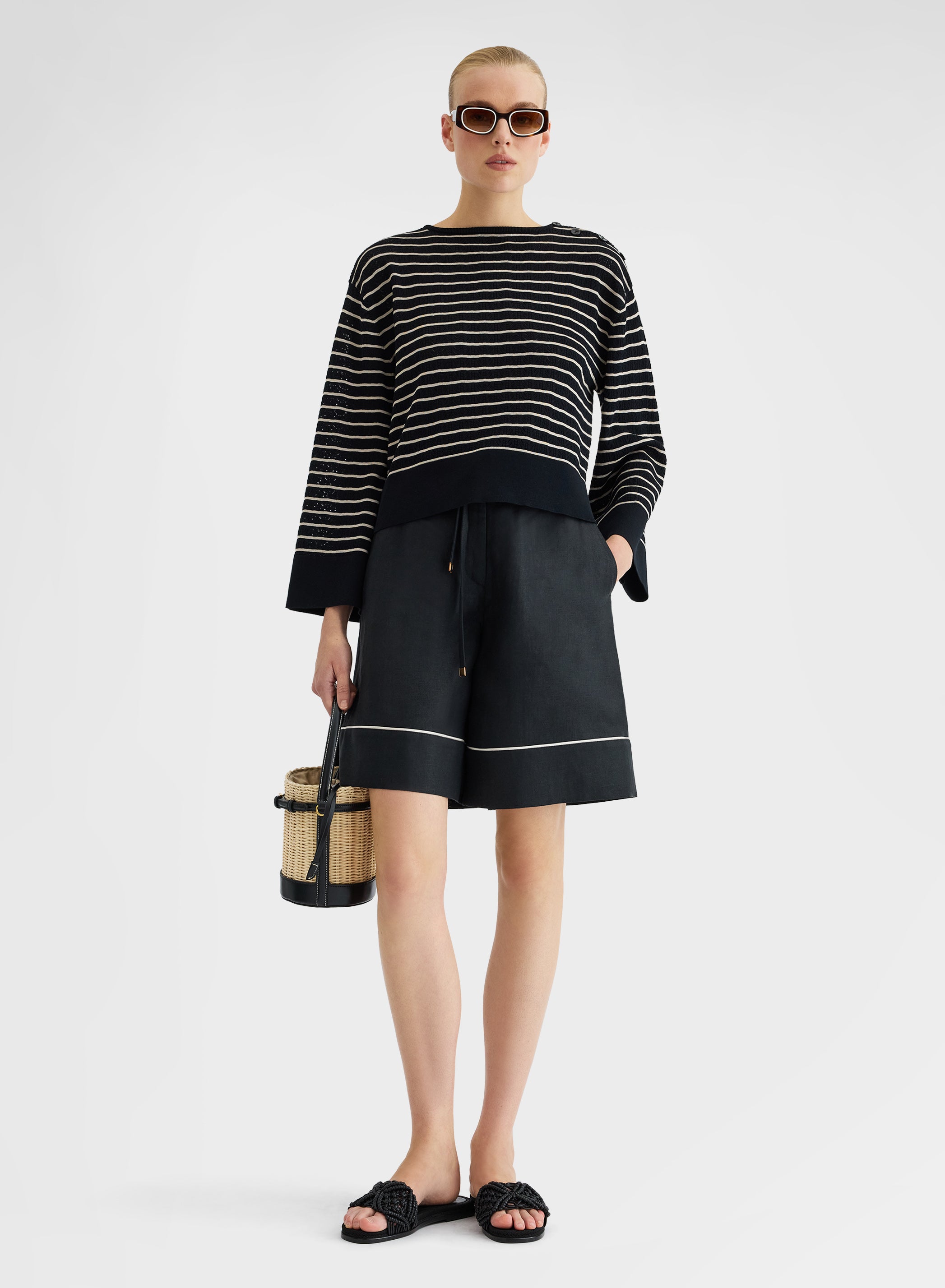 LONG SLEEVE V-NECK BLACK/BEIGE