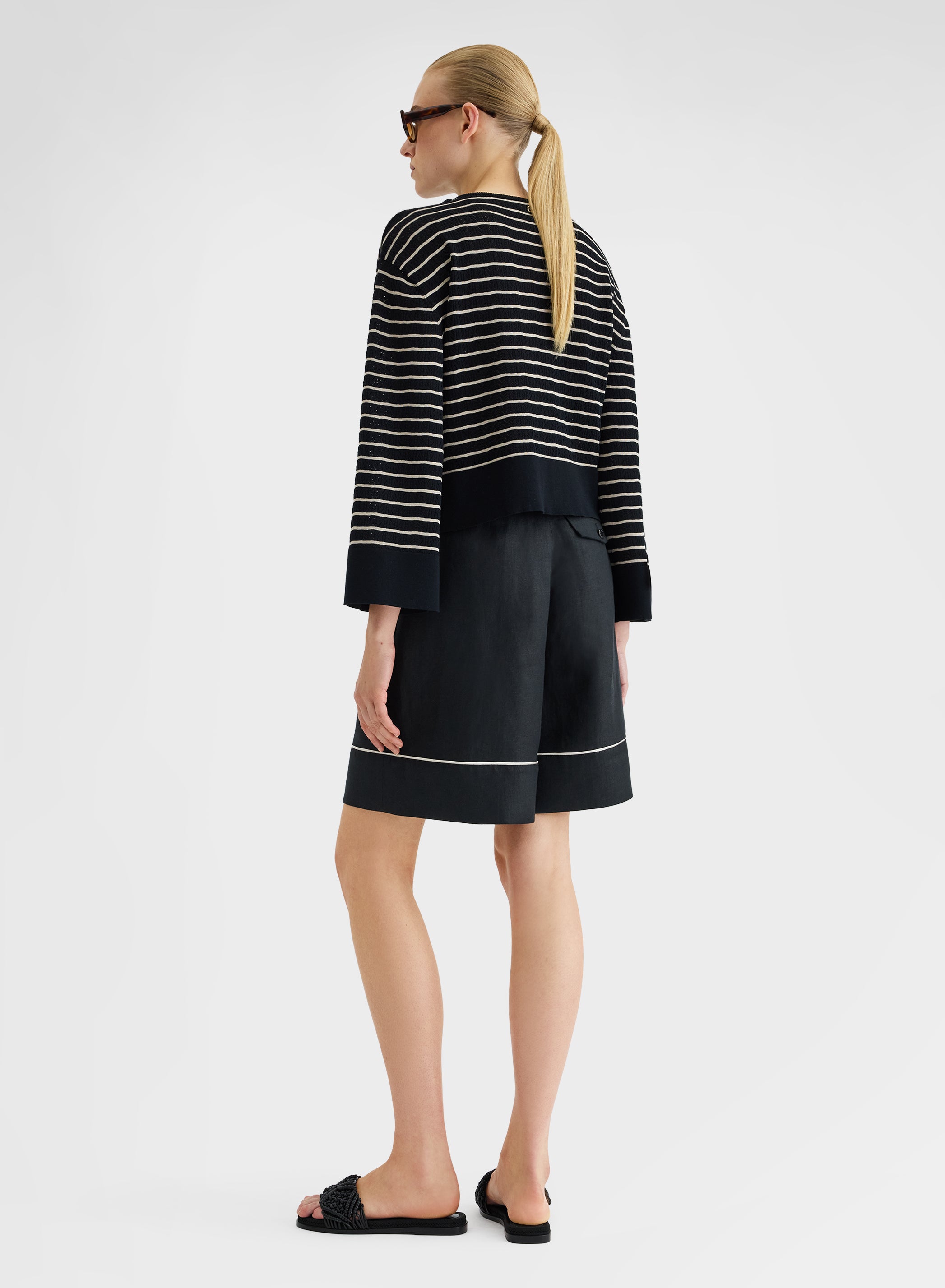 BATAVIA LINEN SHORTS BLACK