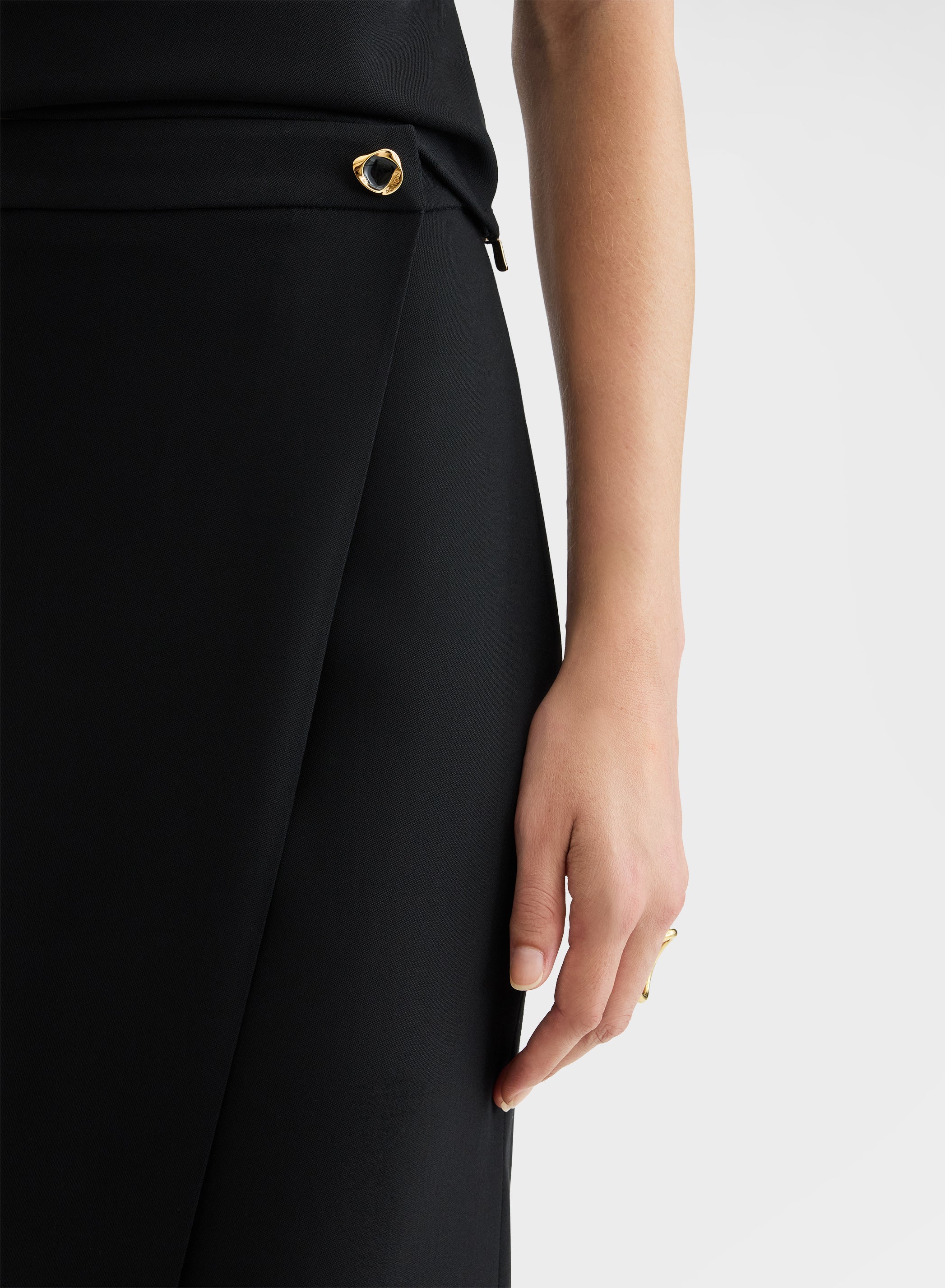 FLUID VISCOSE WOOL SKIRT BLACK