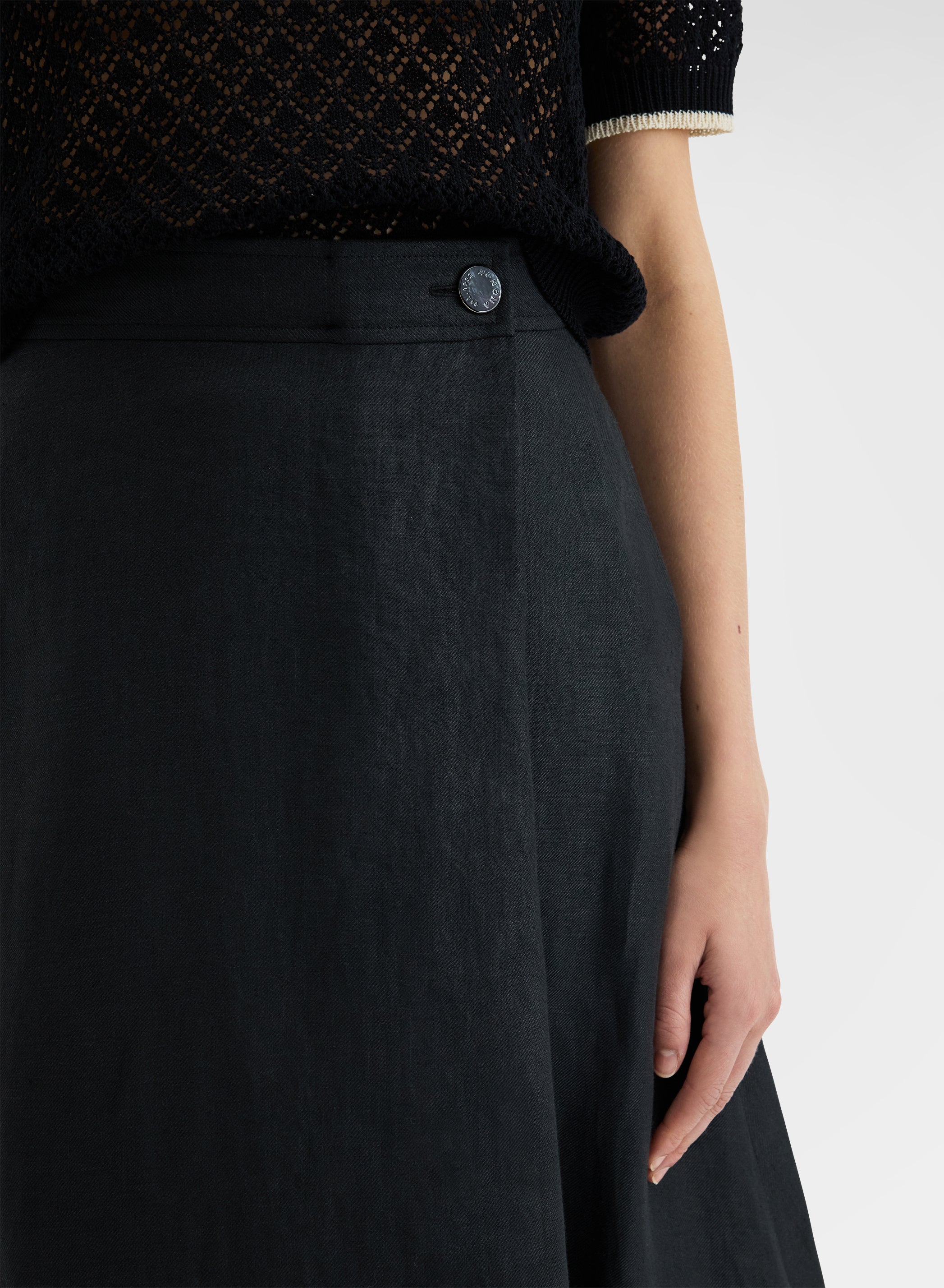BATAVIA LINEN SKIRT BLACK