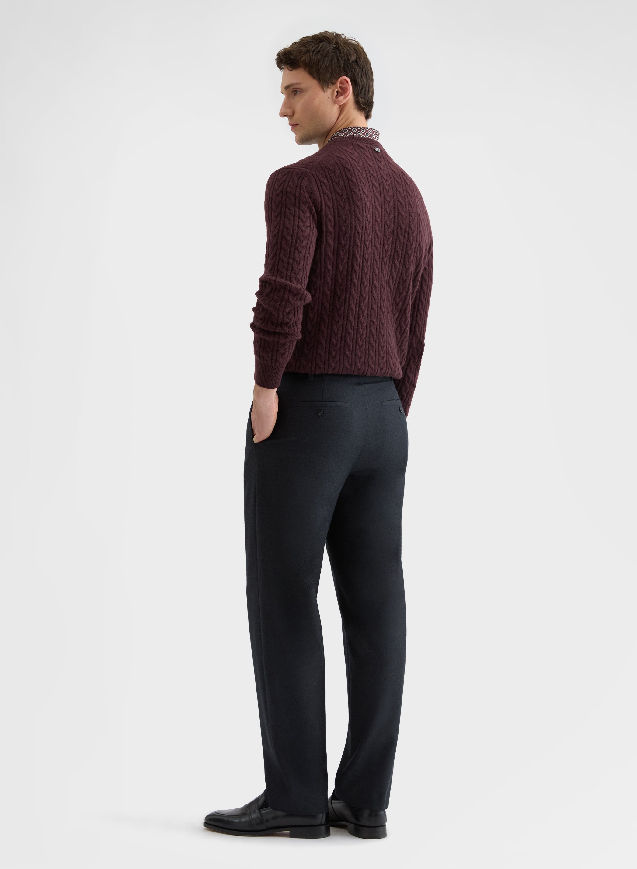 CASHMERE ICONIC CABLE CREWNECK BURGUNDY