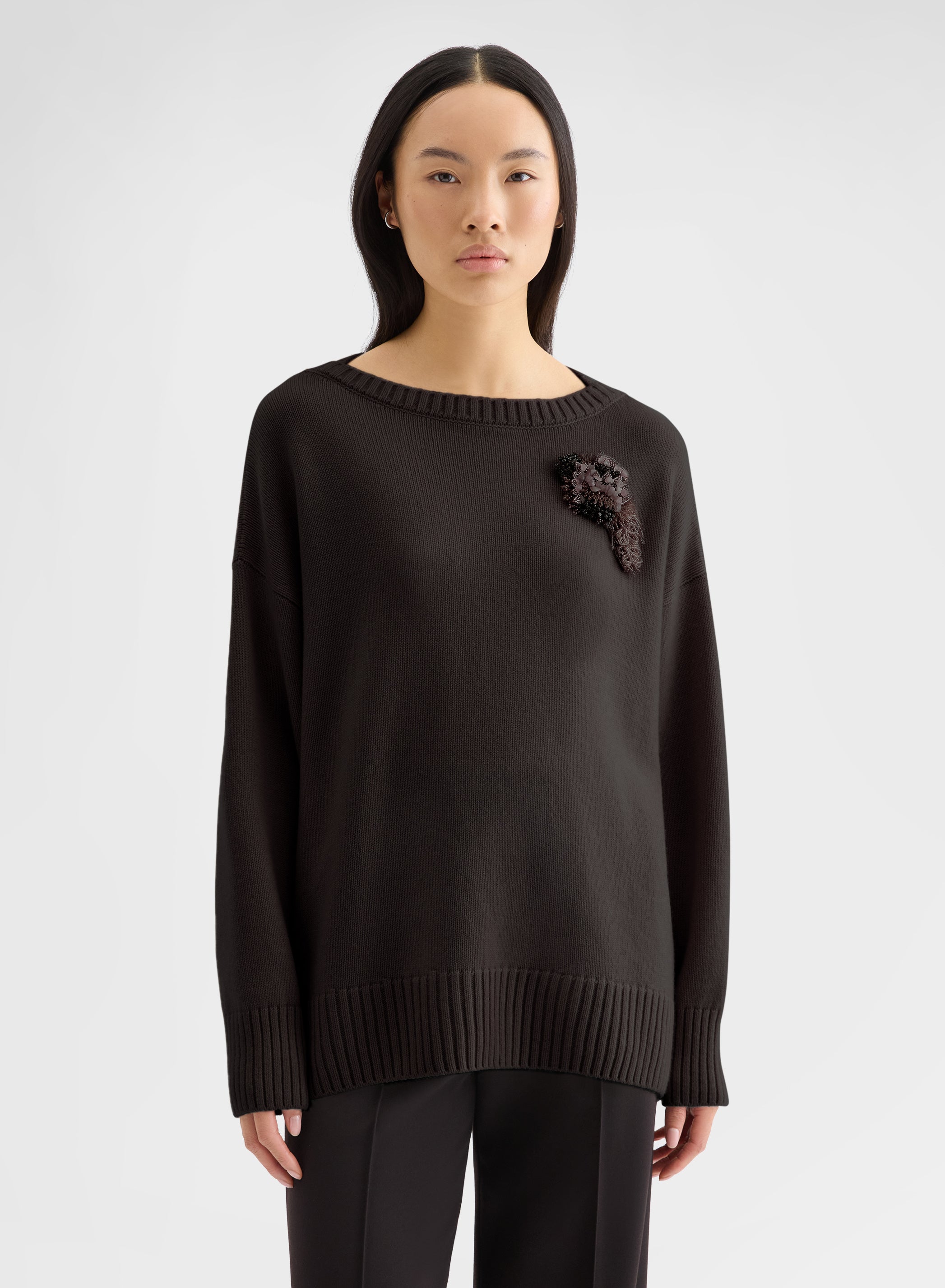 CASHMERE PLAIN KNIT BOAT NECK SWEATER EBONY
