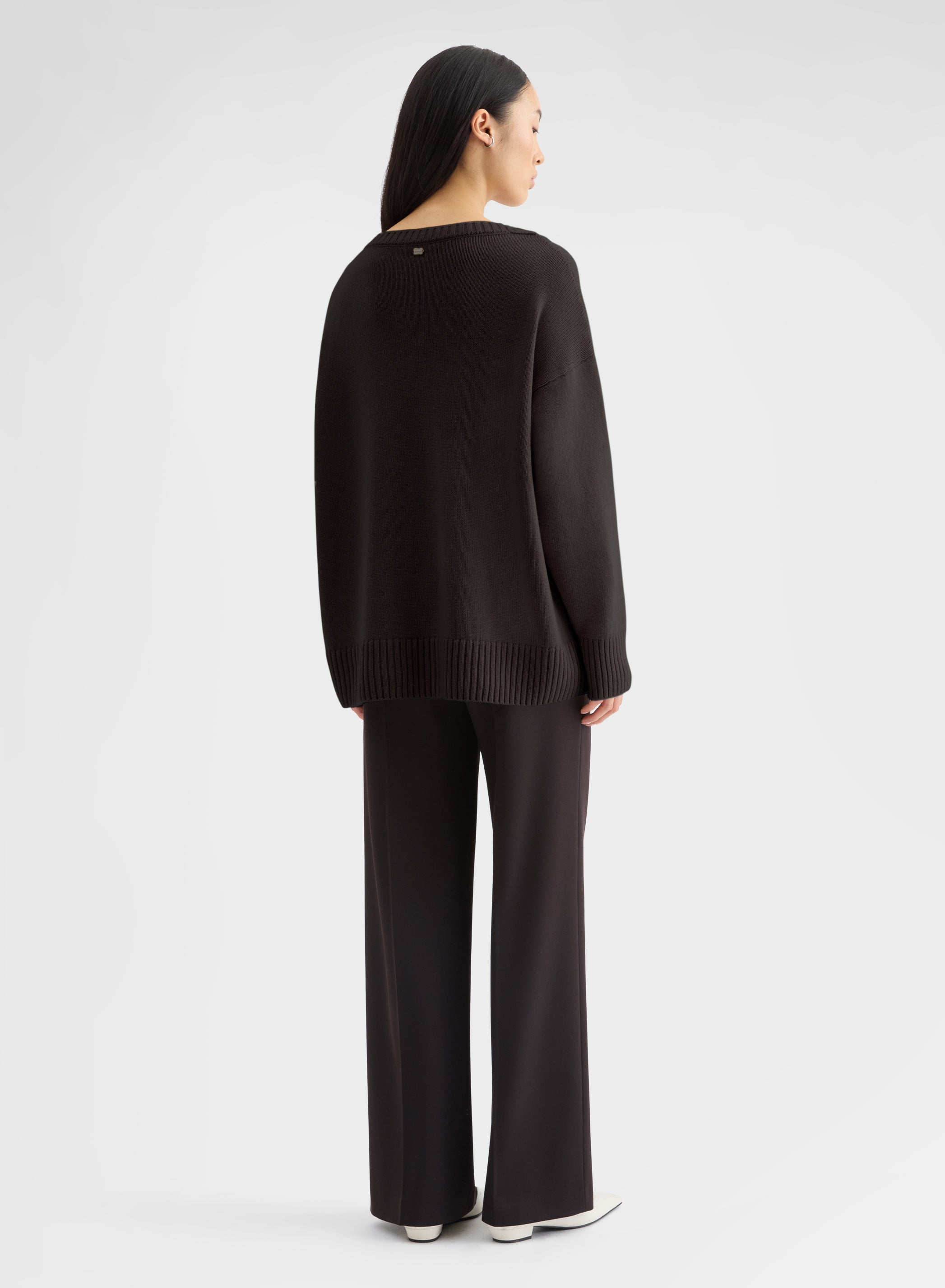 CASHMERE PLAIN KNIT BOAT NECK SWEATER EBONY