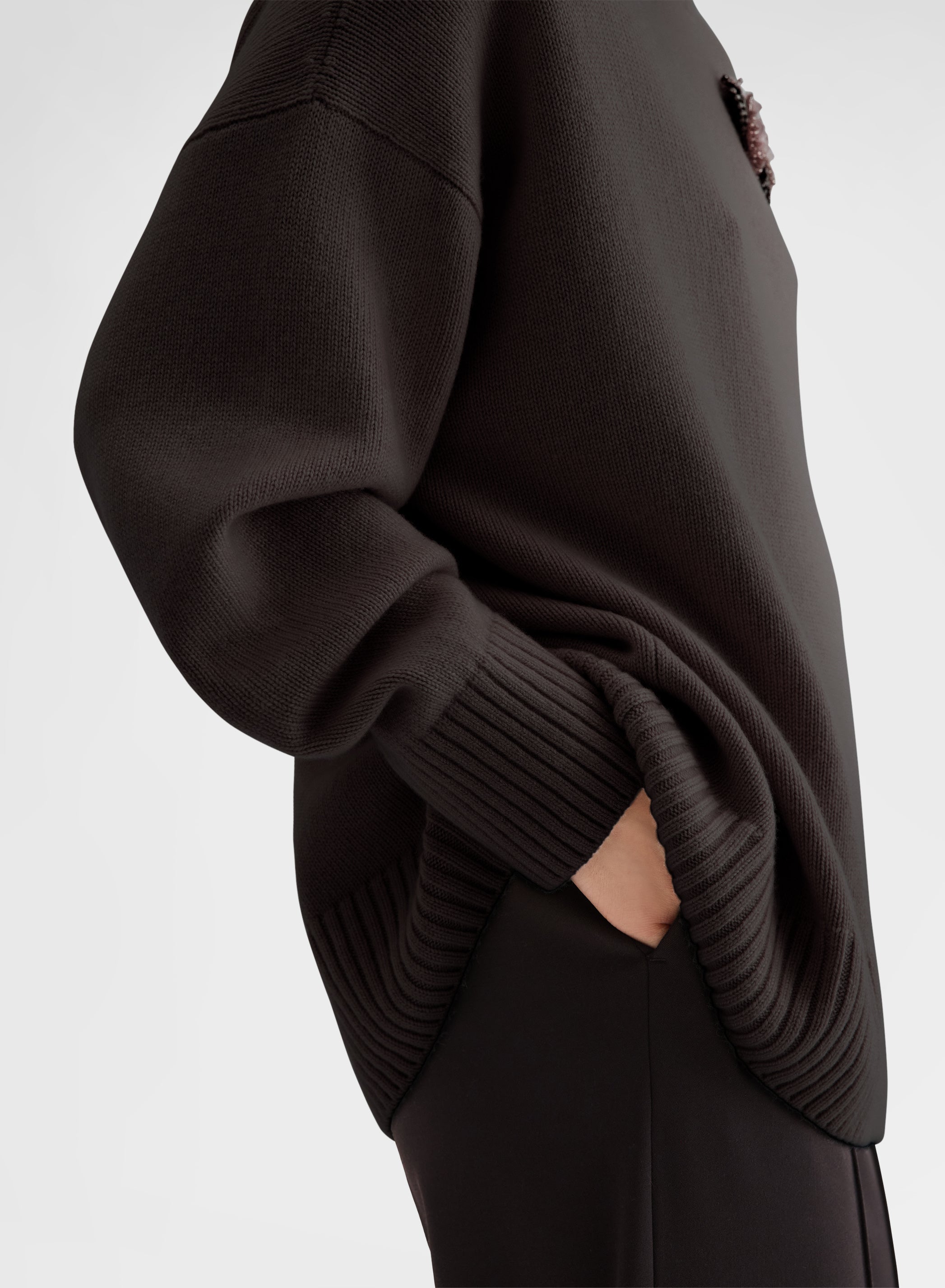 CASHMERE PLAIN KNIT BOAT NECK SWEATER EBONY