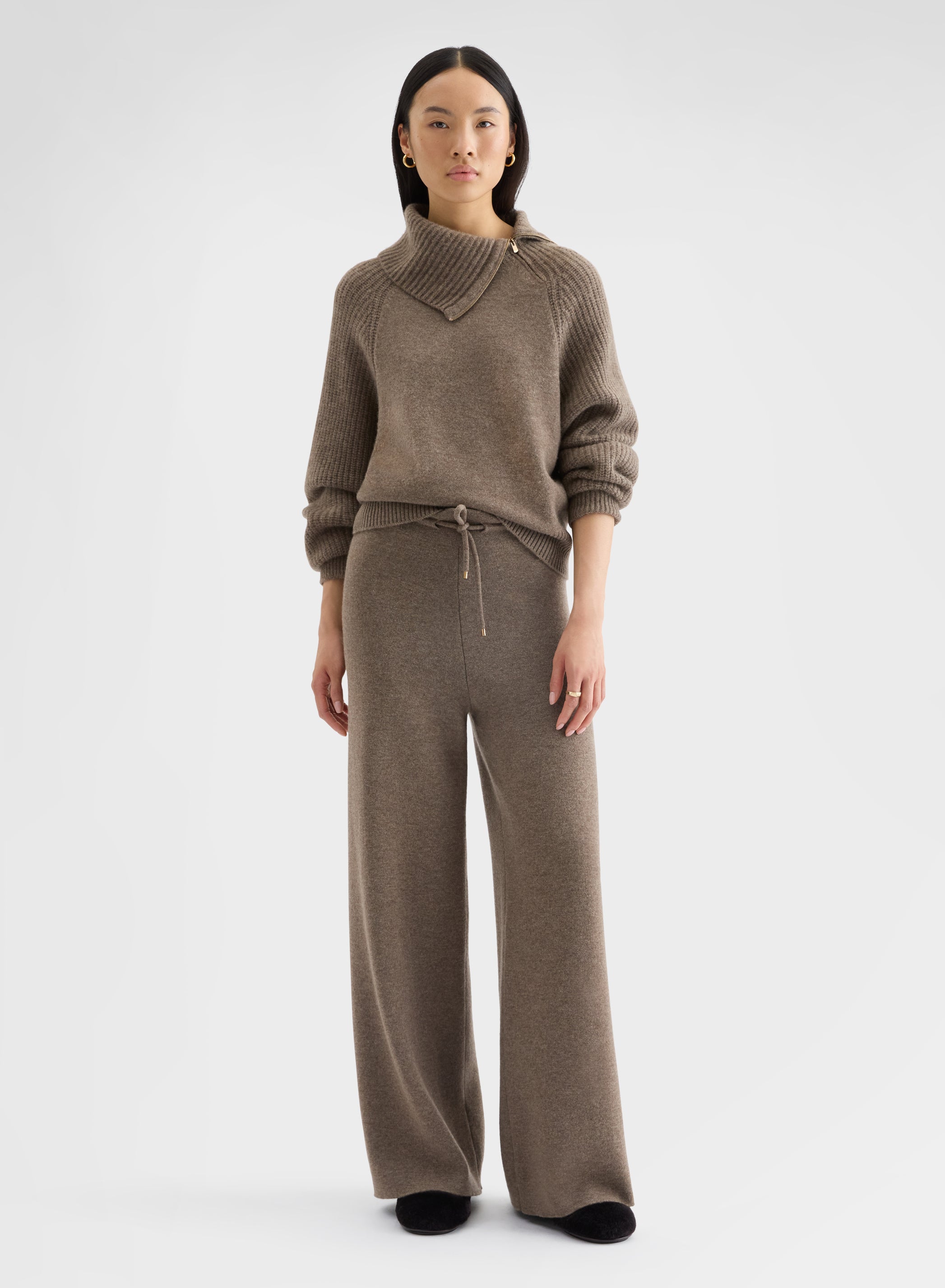 CASHMERE HIGH NECK SWEATER MOCHA