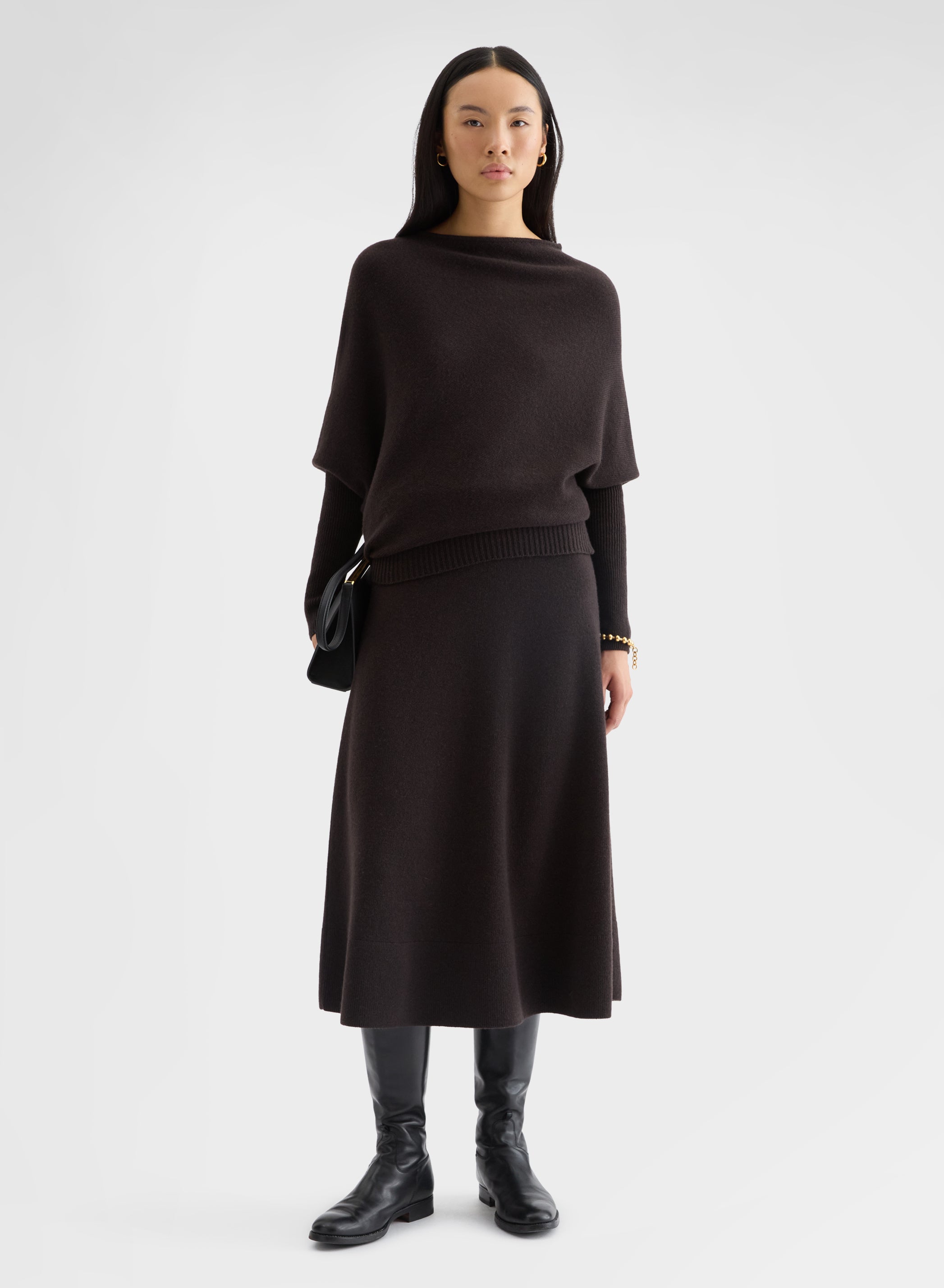 CASHMERE PLAIN KNIT ASYMMETRIC BOAT NECK TOP EBONY