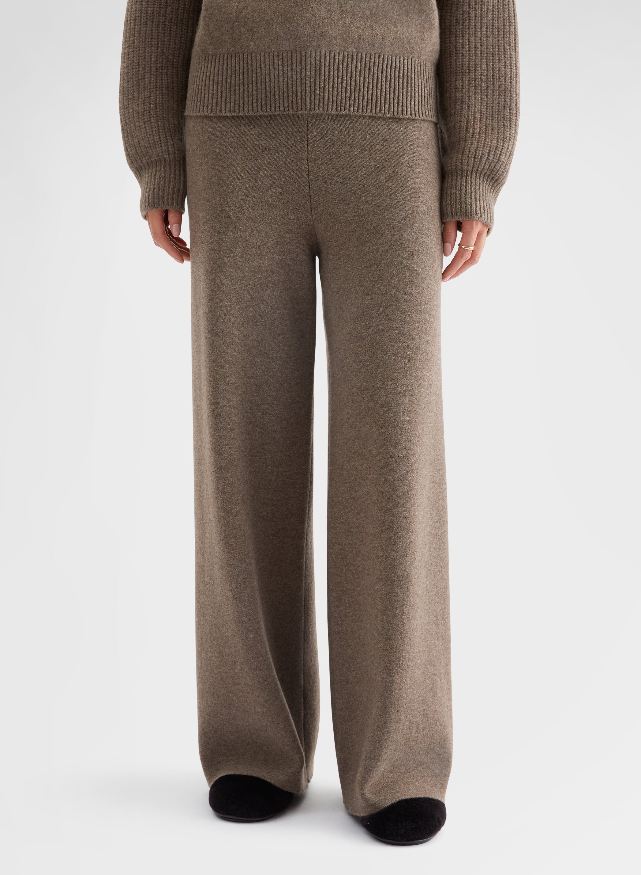 CASHMERE WOOL SILK JOGGERS MOCHA